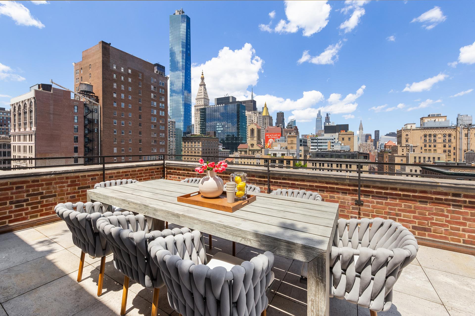 18 GRAMERCY Park S PH17