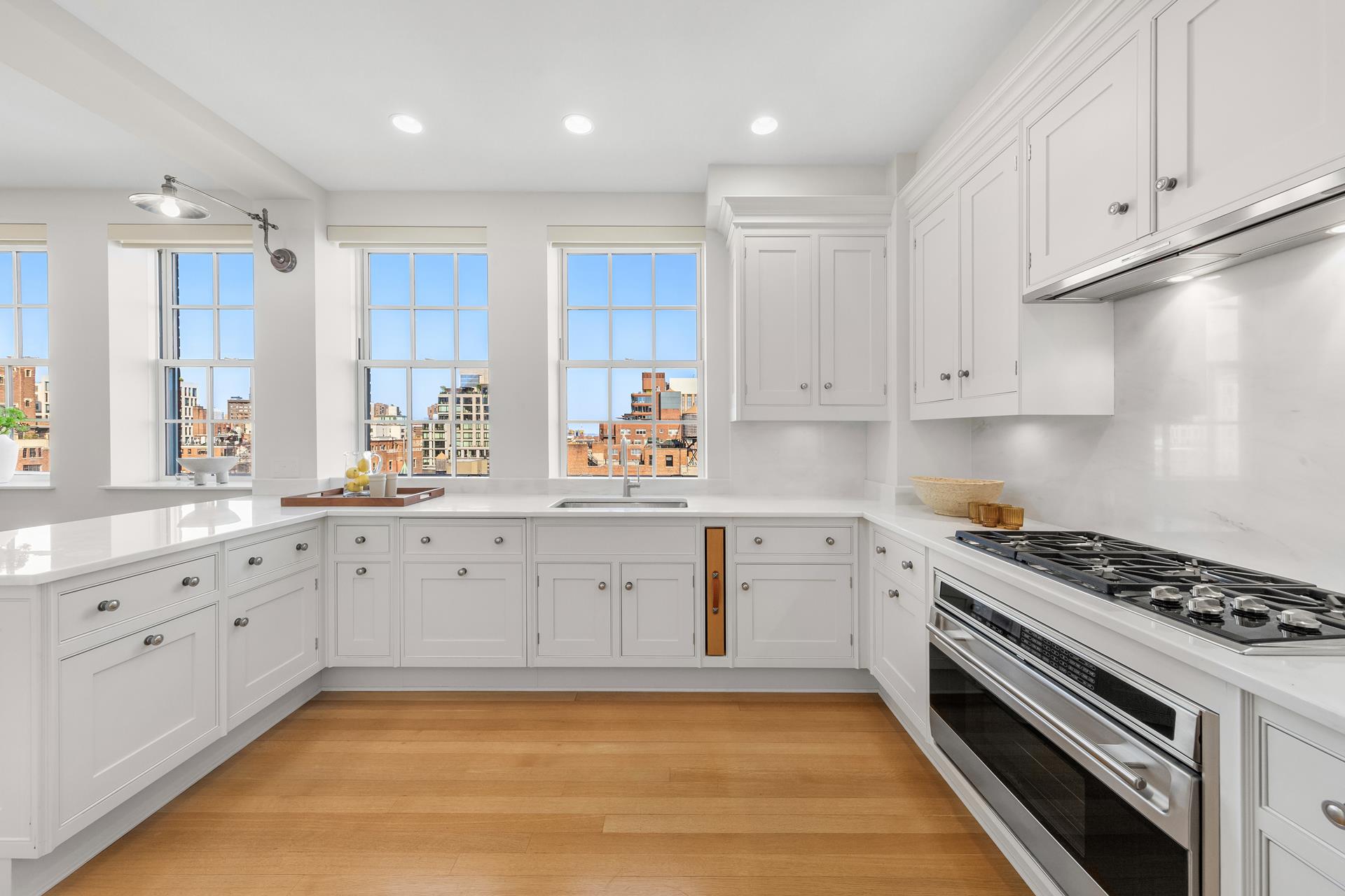 18 GRAMERCY Park S PH17