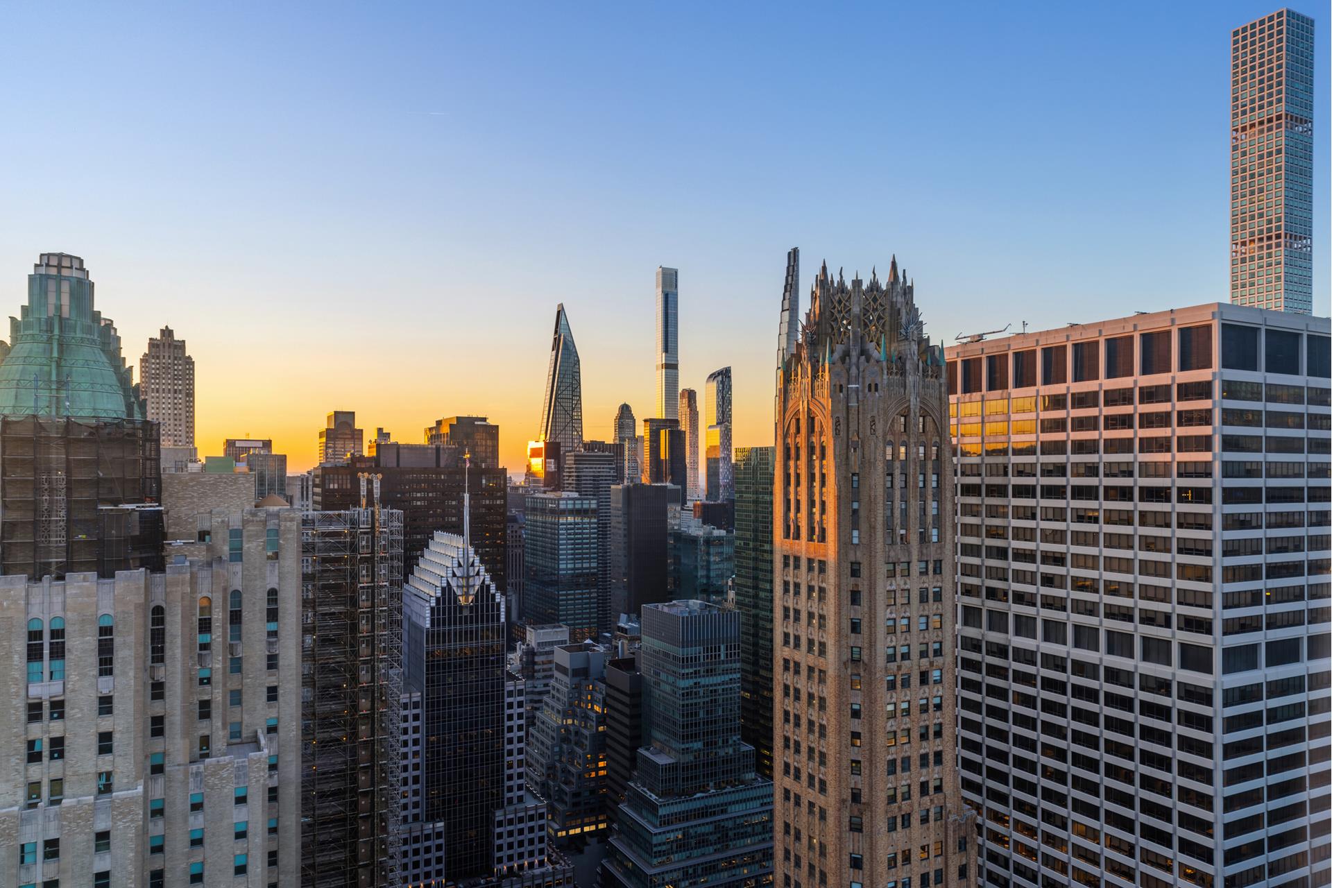 138 E 50TH Street 53