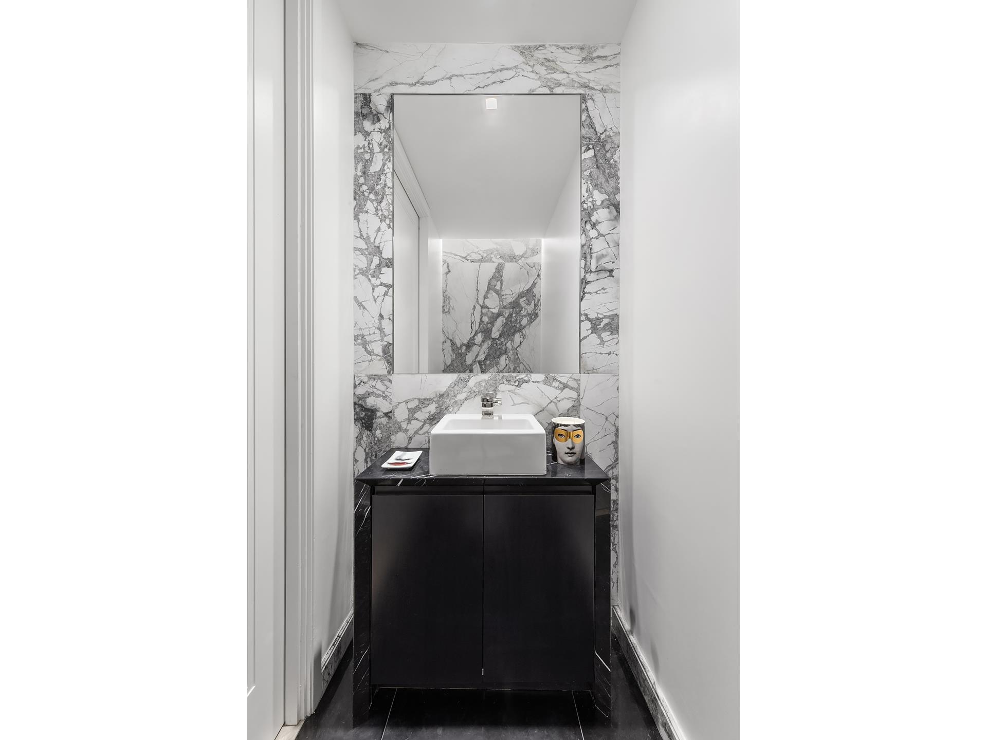 138 E 50TH Street 53