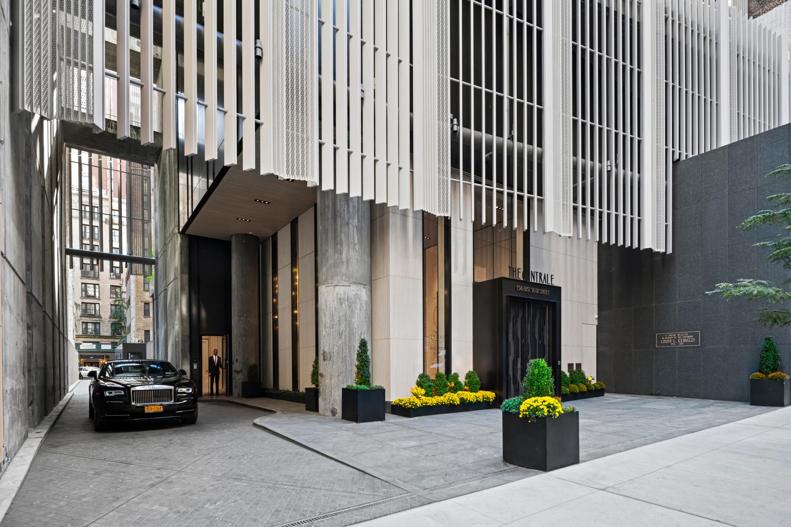 138 E 50TH Street 53