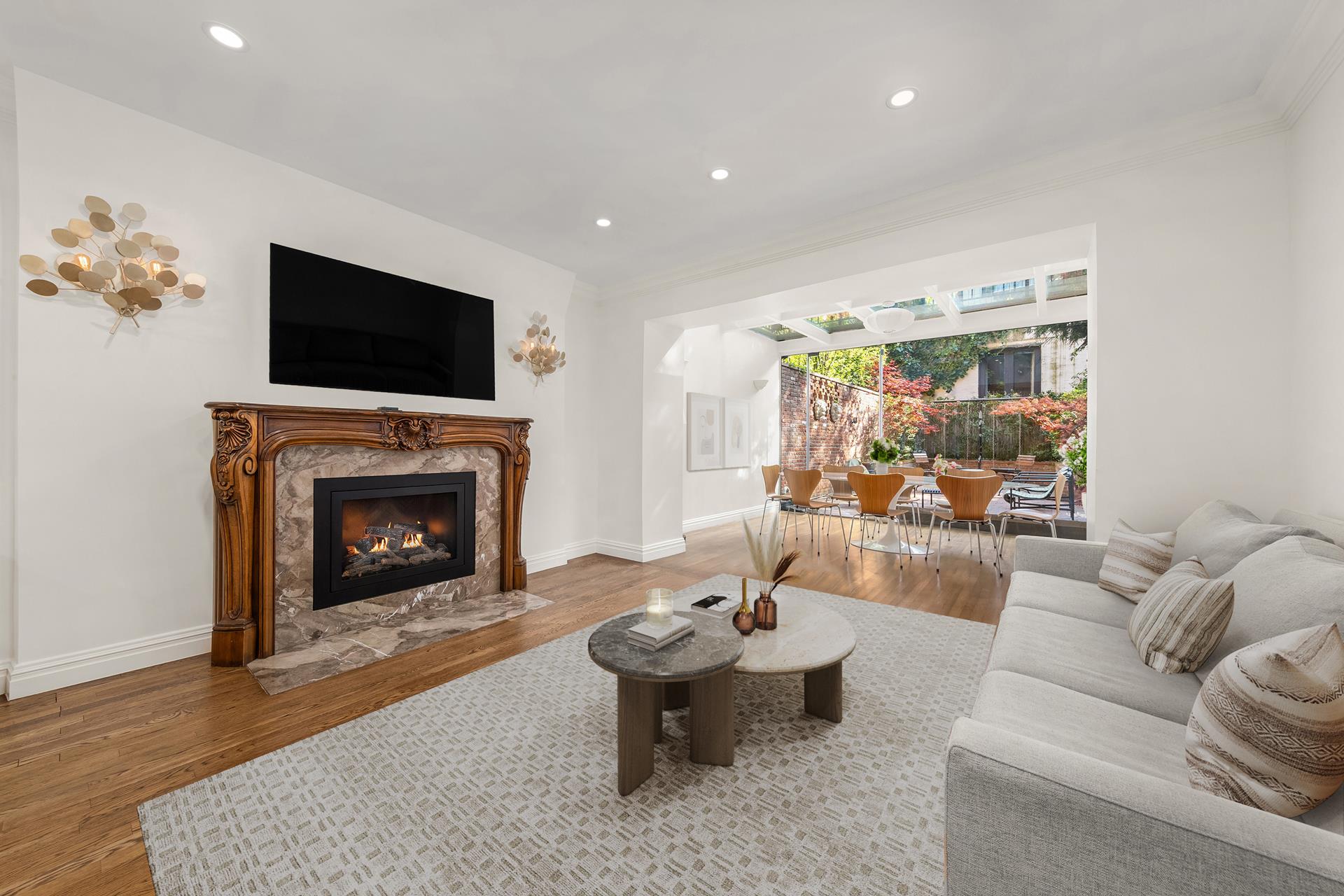 128 E 92ND Street