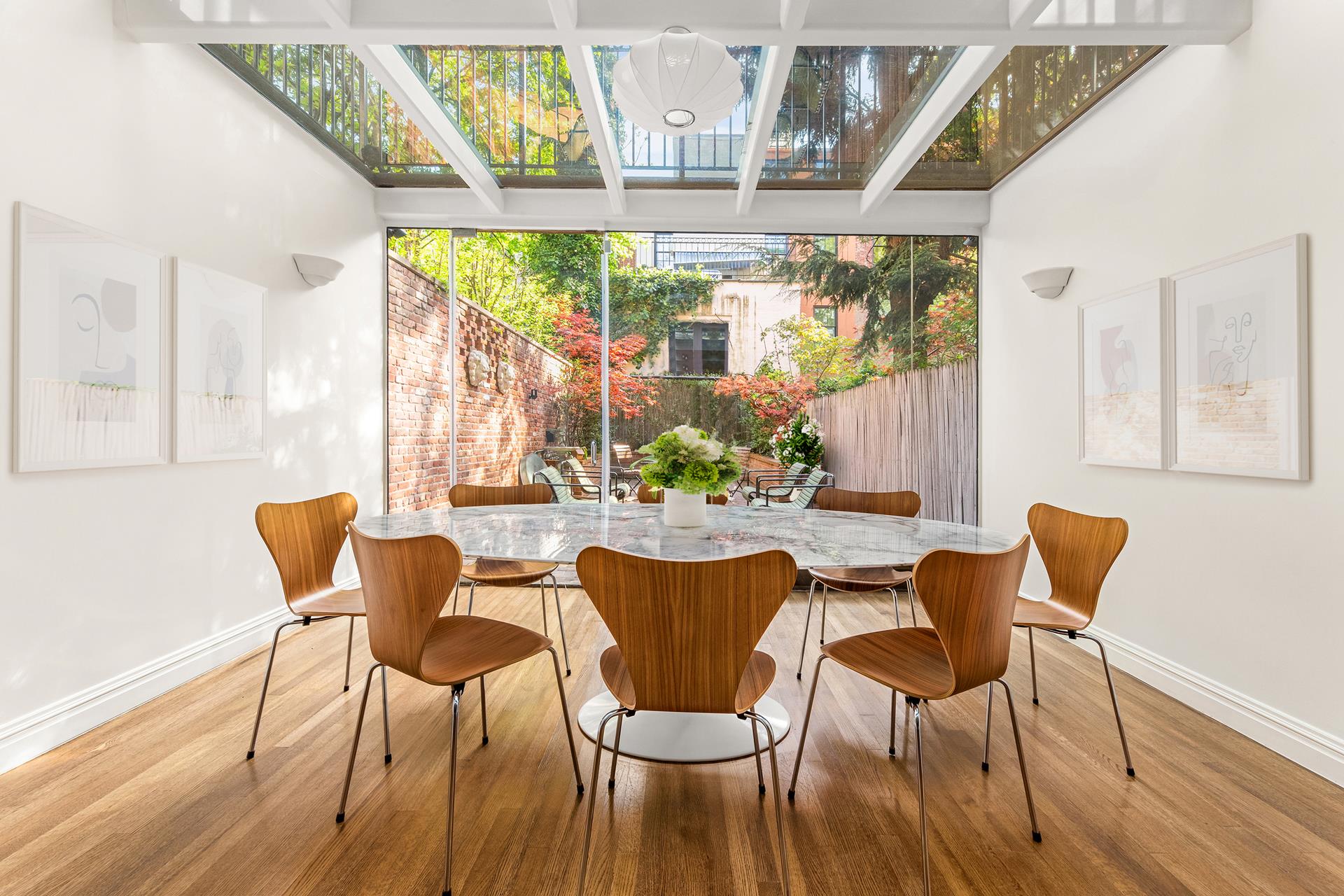 128 E 92ND Street