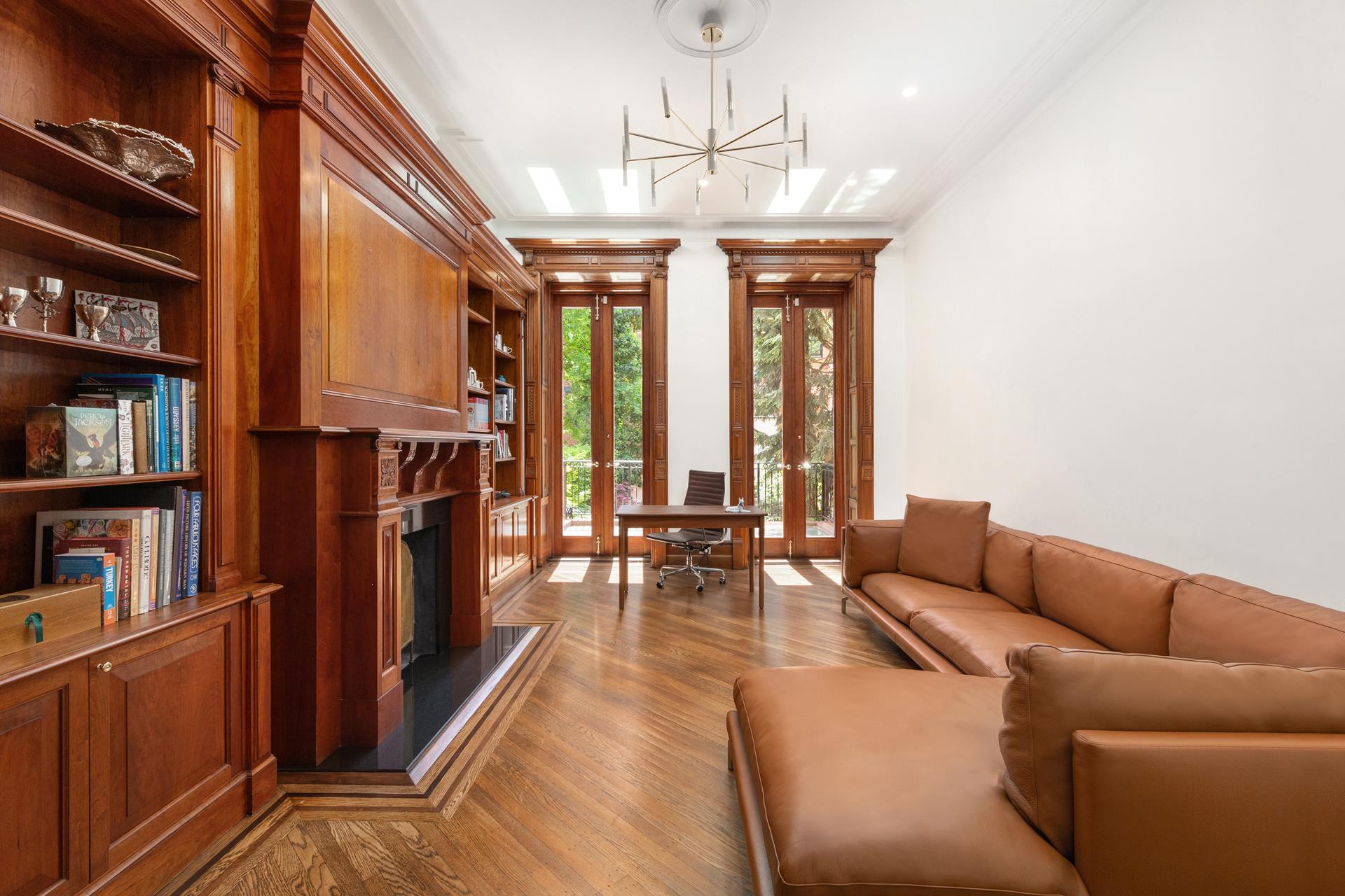 128 E 92ND Street