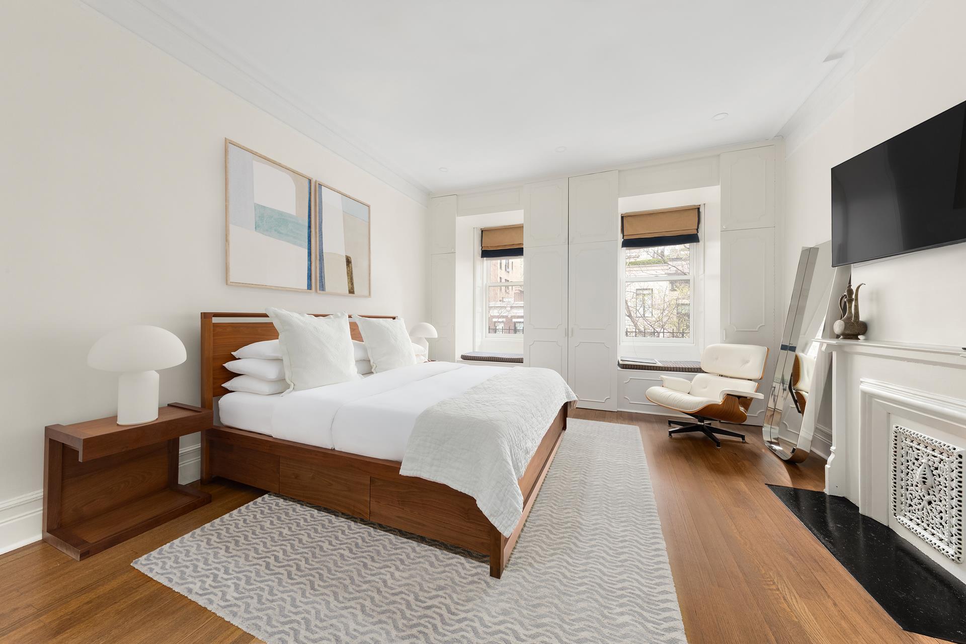 128 E 92ND Street