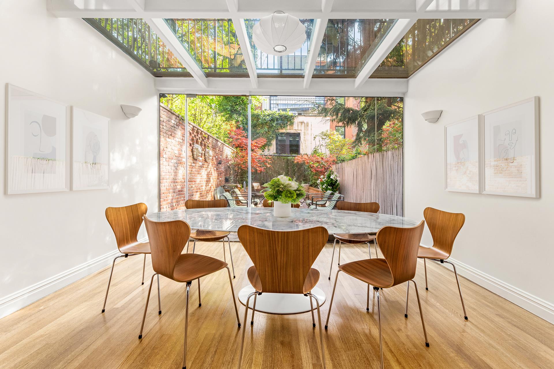 128 E 92ND Street