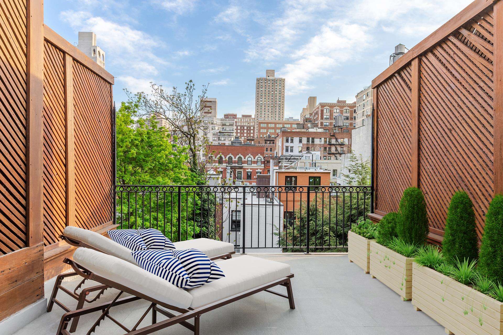 128 E 92ND Street