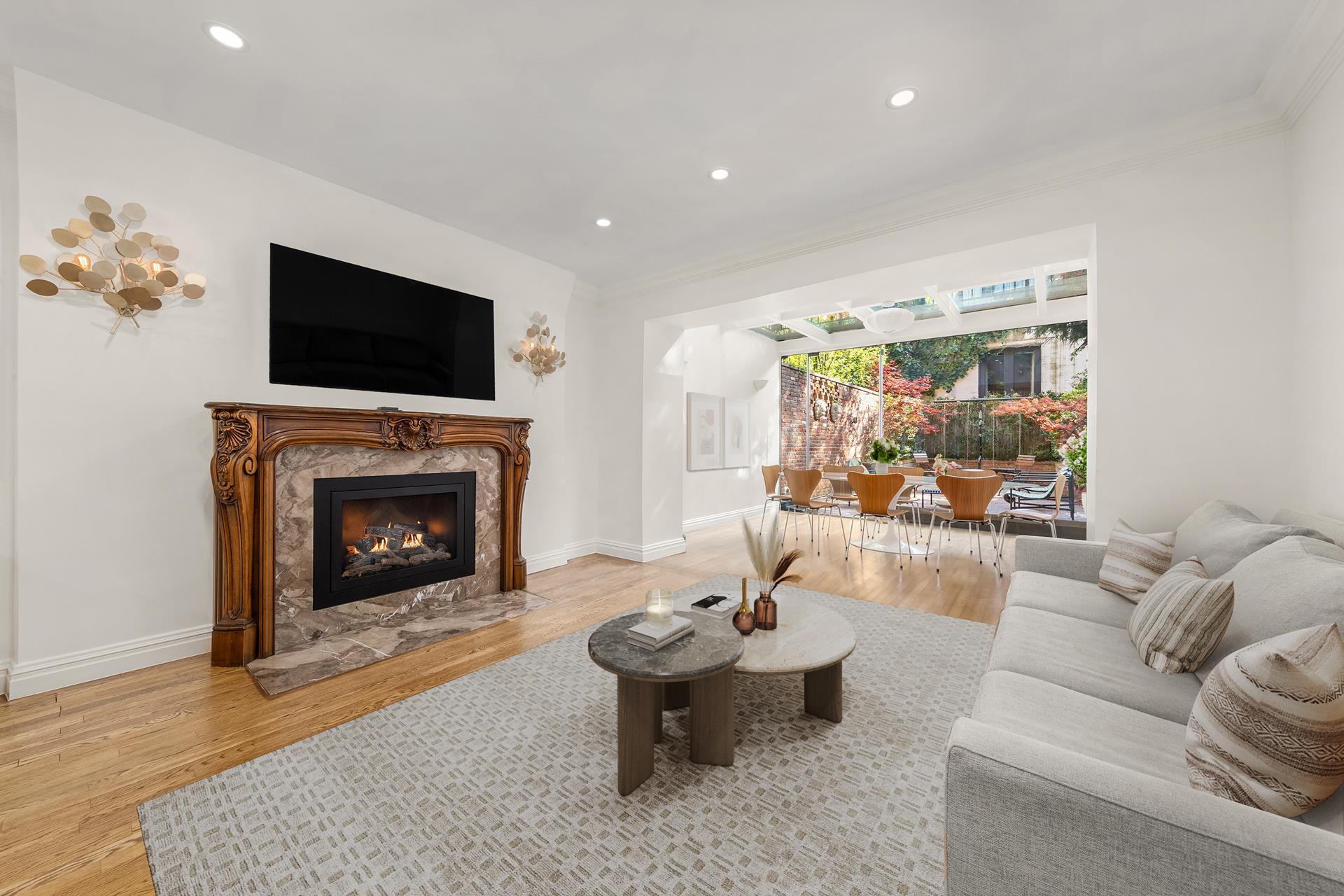 128 E 92ND Street