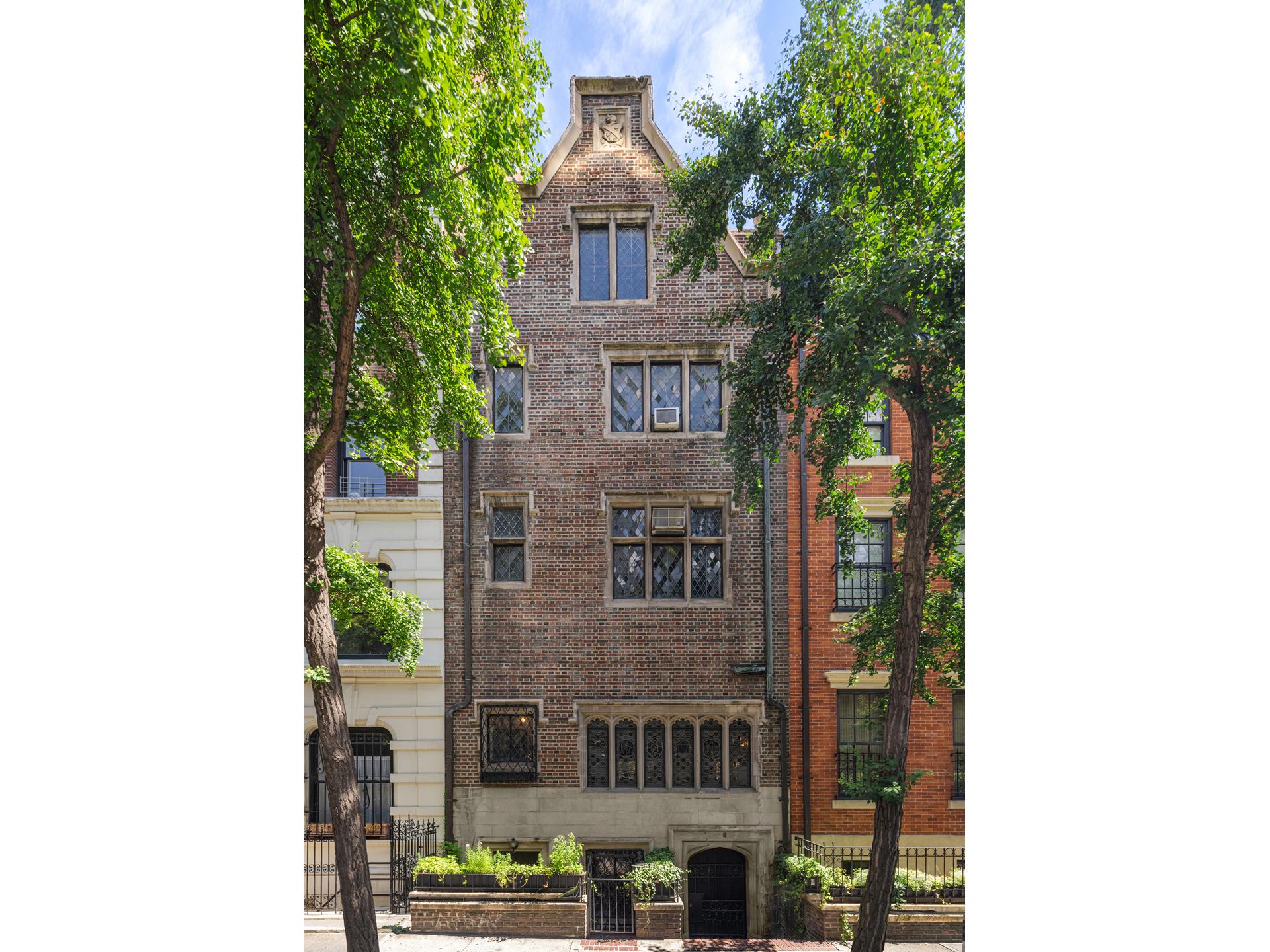 135 E 19TH Street