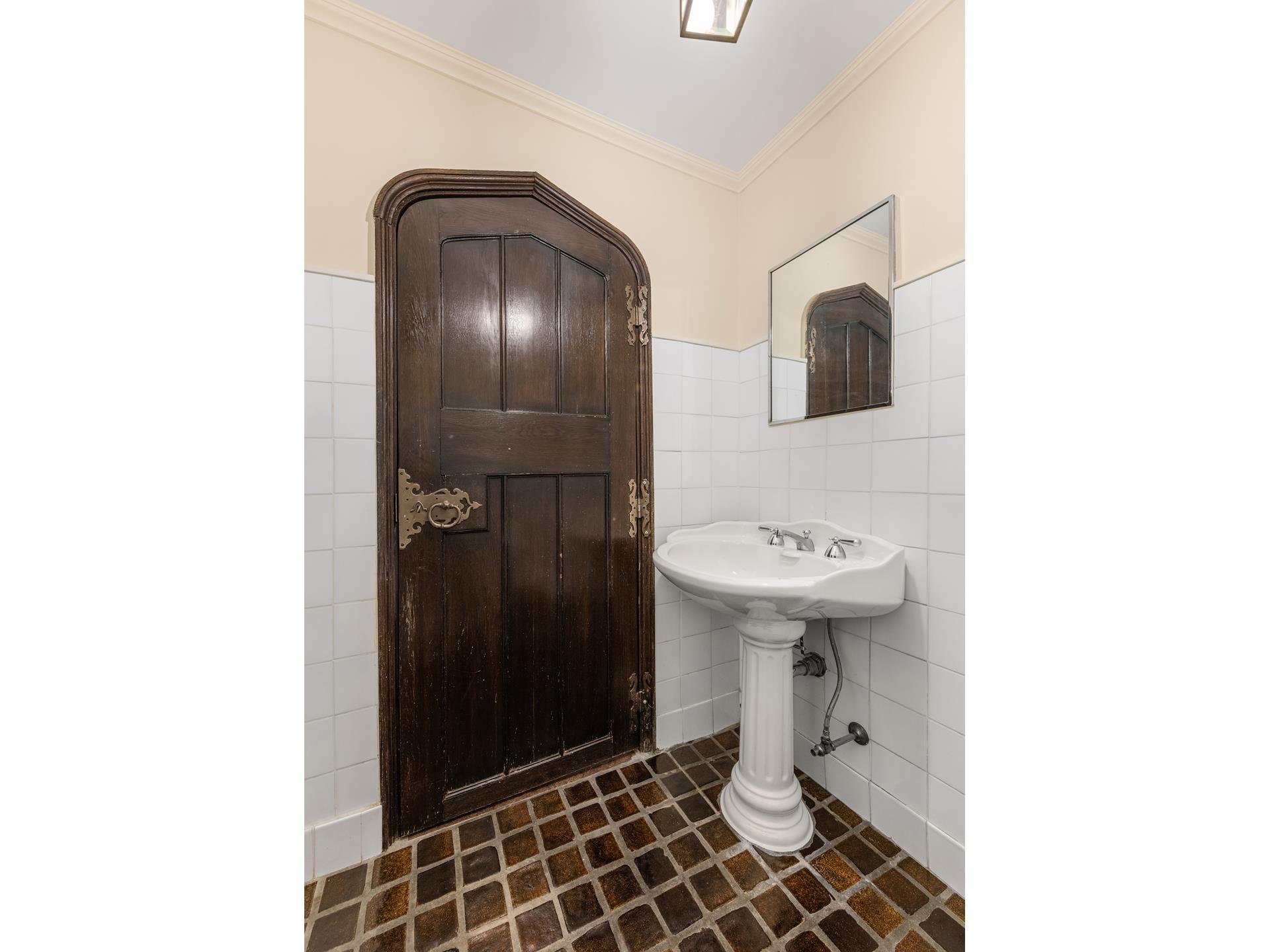 135 E 19TH Street