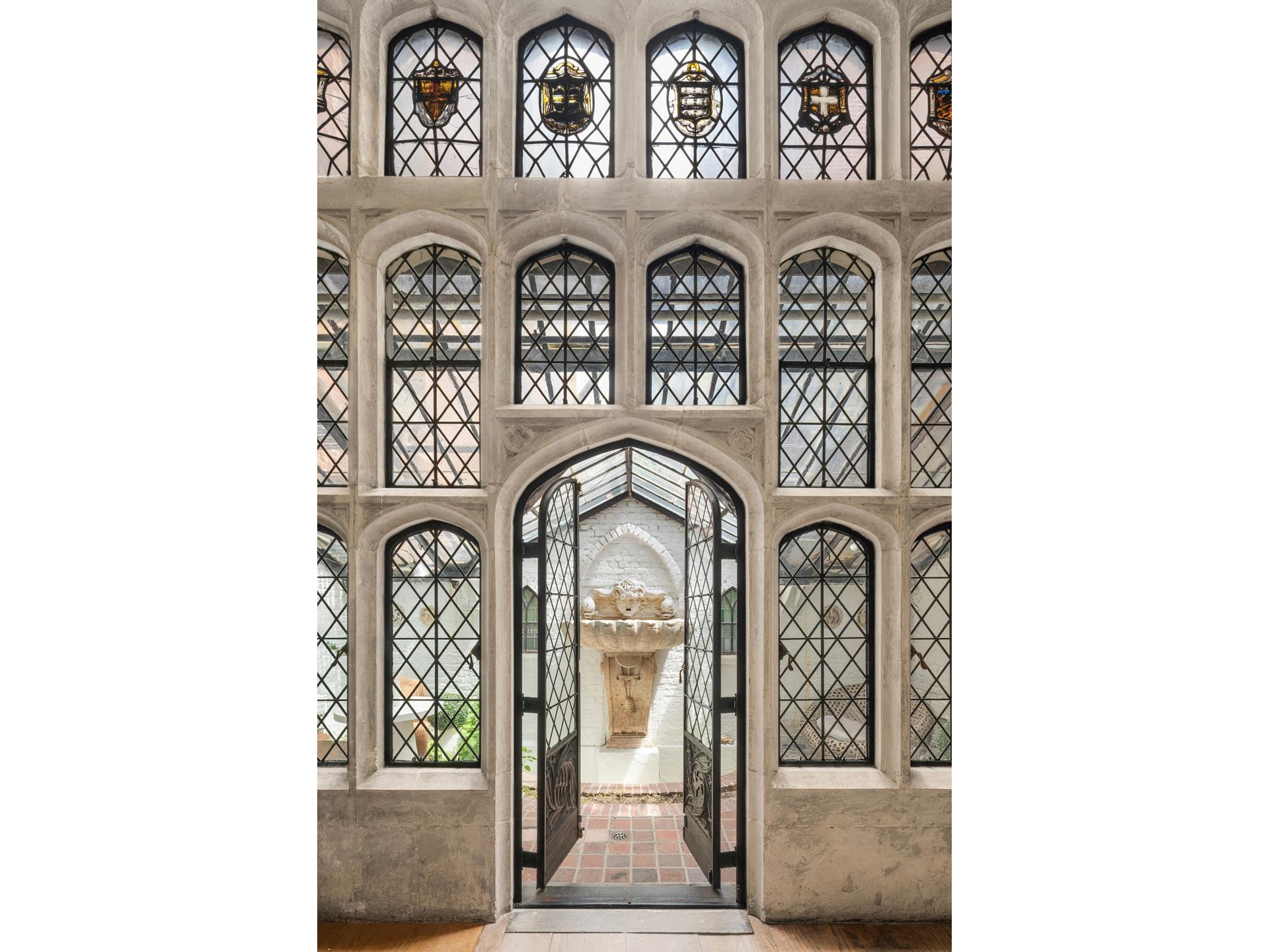 135 E 19TH Street
