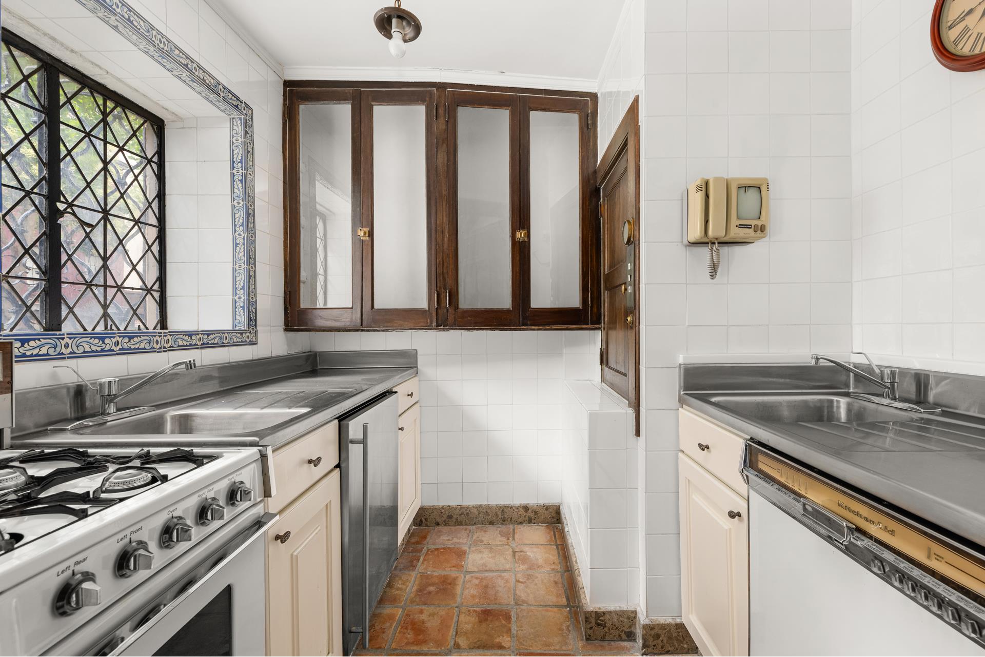 135 E 19TH Street