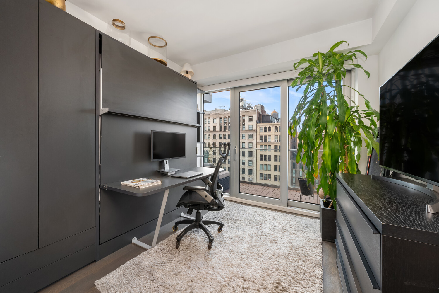 14 W 14TH Street PHB