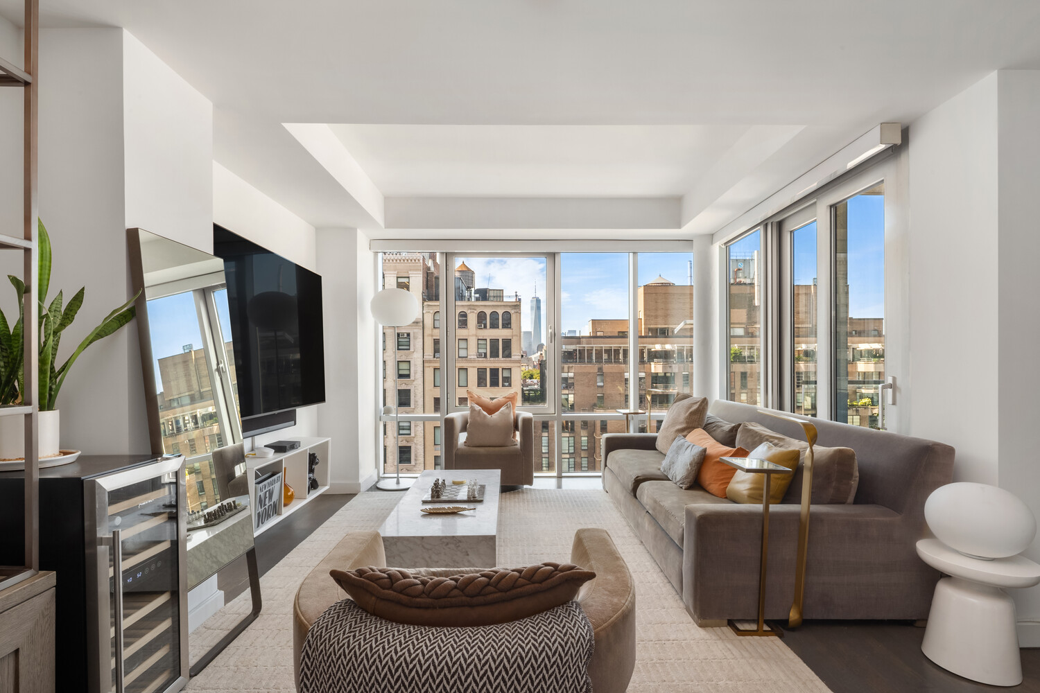 14 W 14TH Street PHB