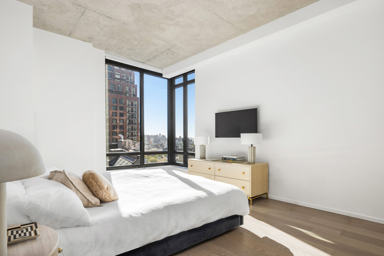 196 ORCHARD Street 10F