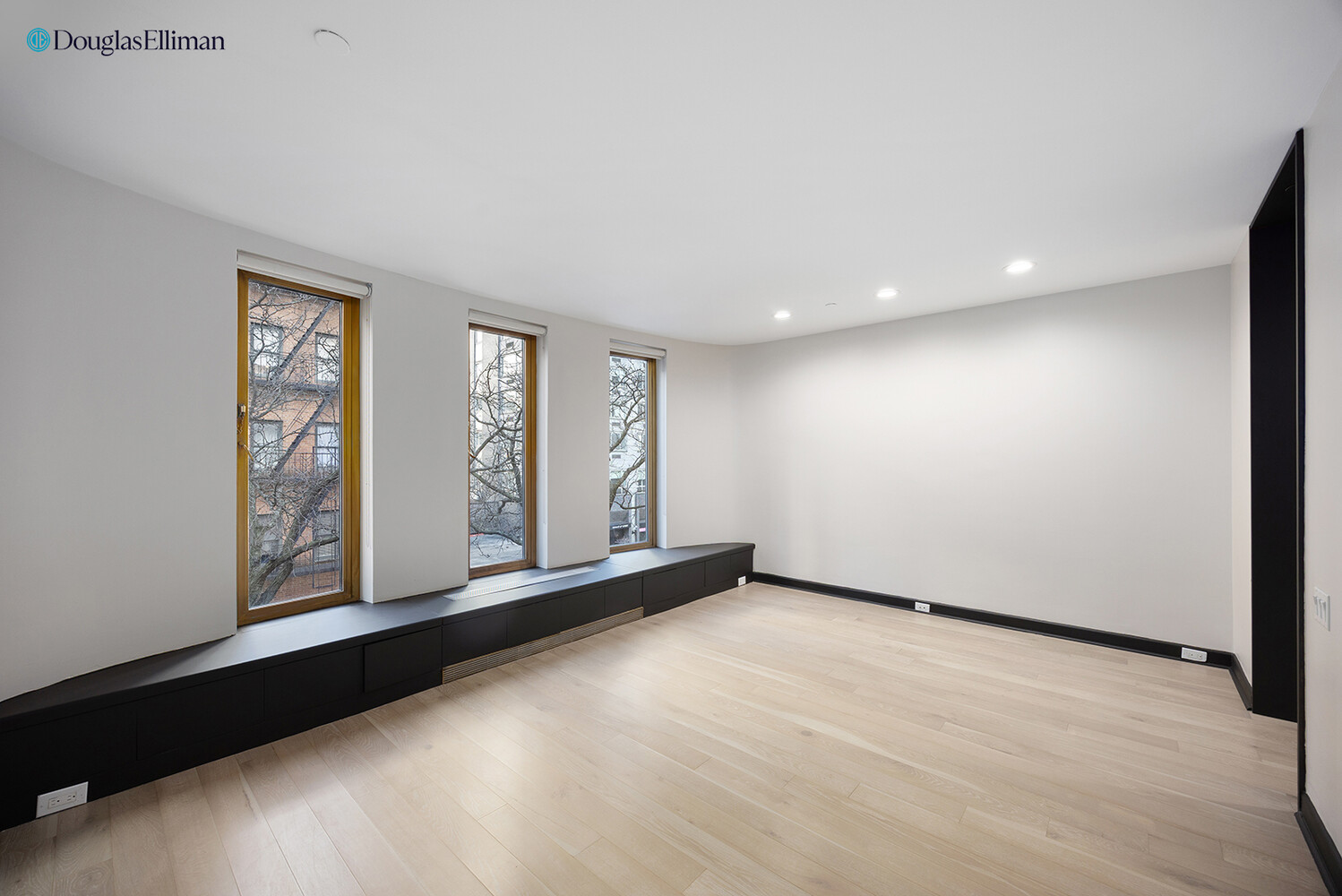 238 E 67TH Street TH