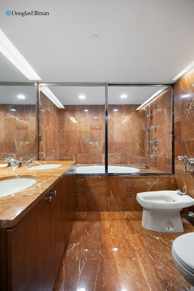 238 E 67TH Street TH