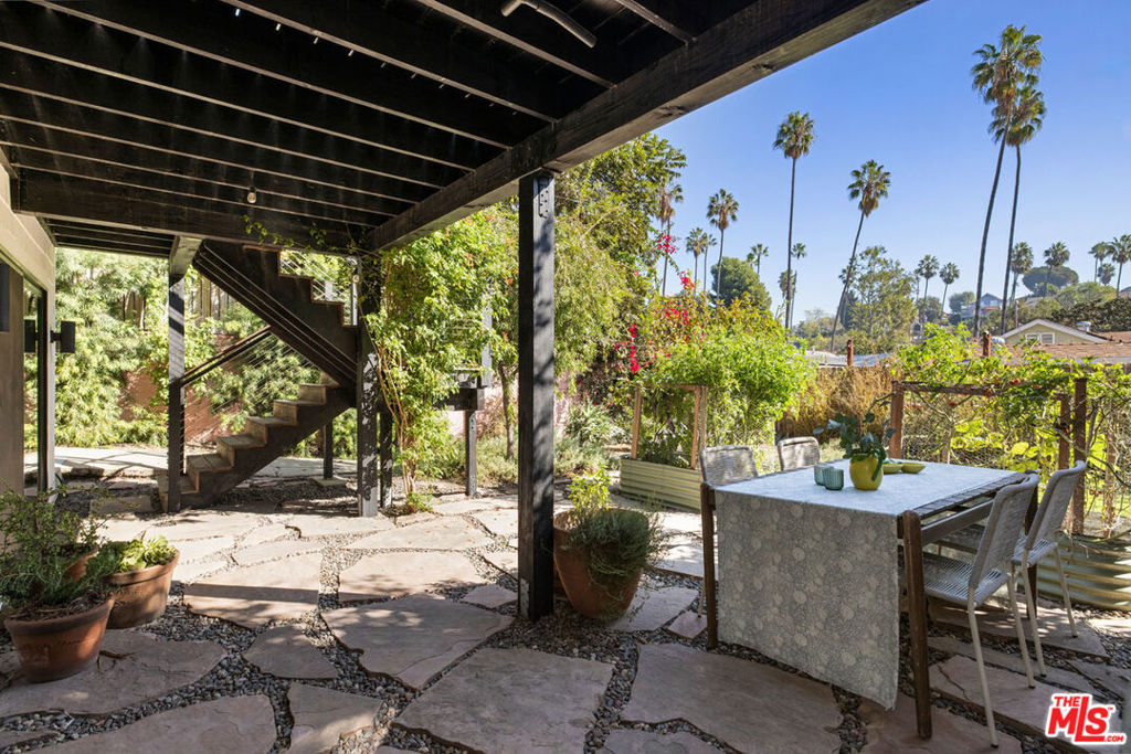 1338 Mccollum Street