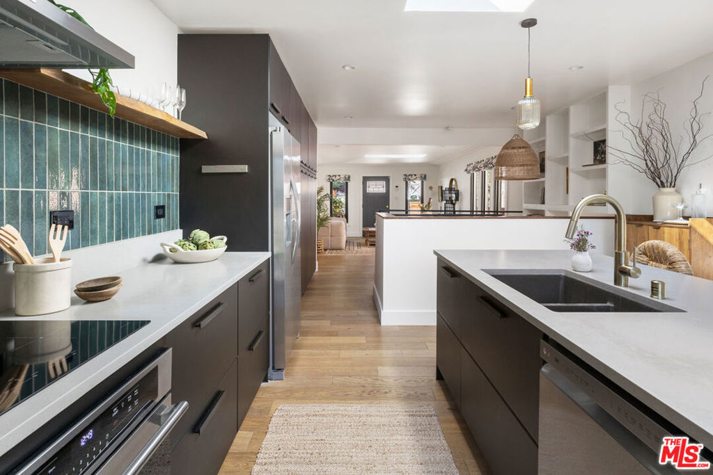 1338 Mccollum Street