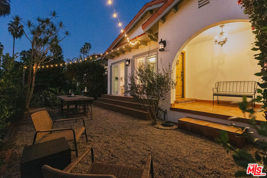 1334 Coronado Terrace
