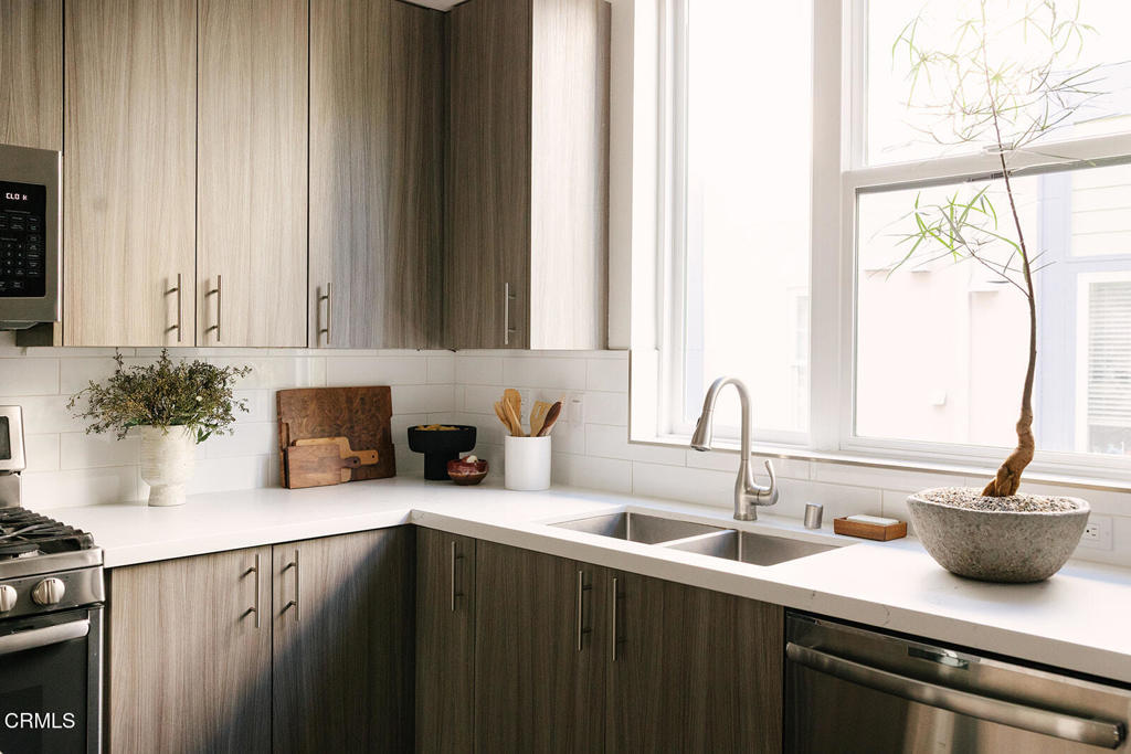 2753 Waverly Drive 302