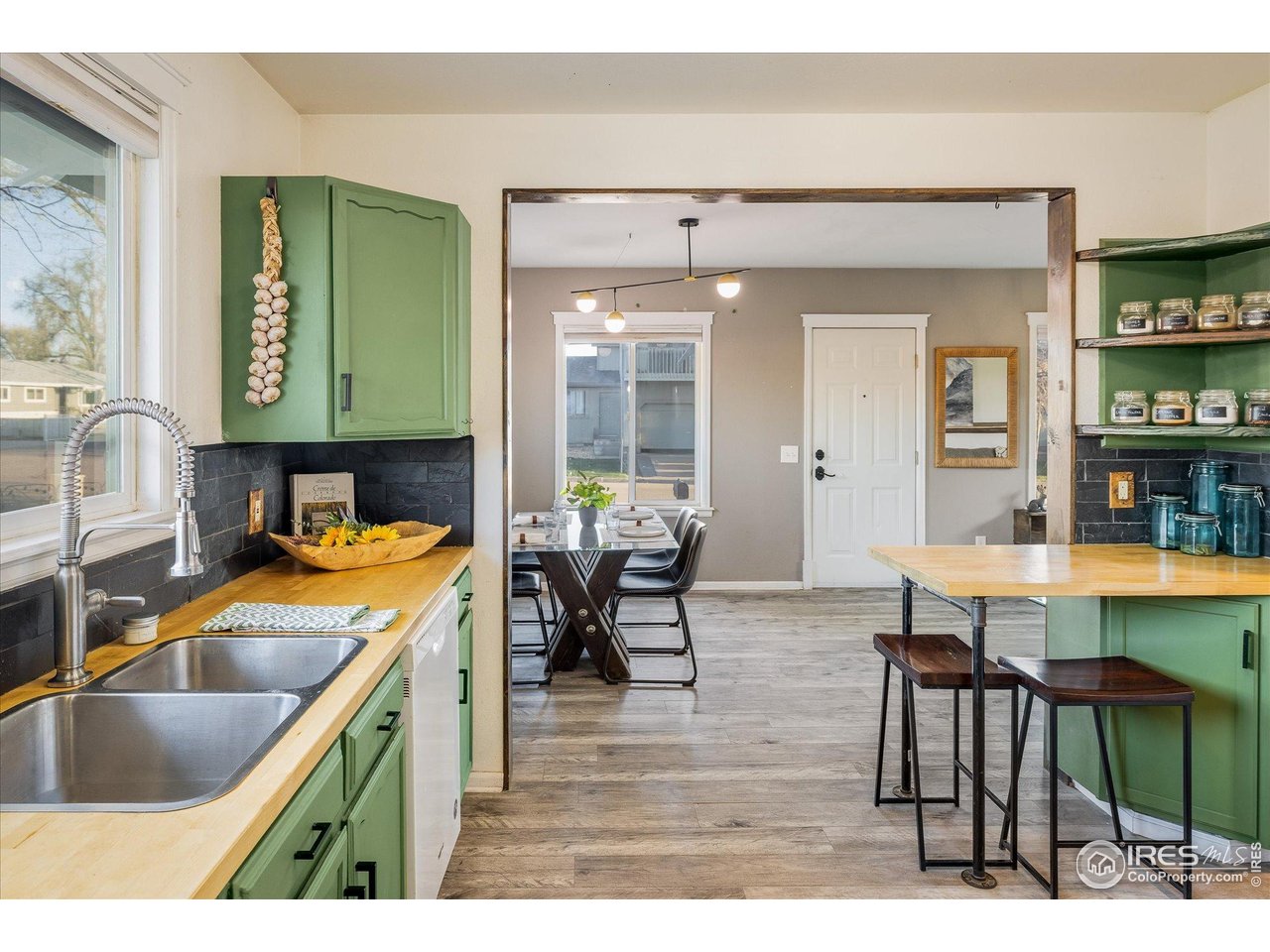 245 2nd St