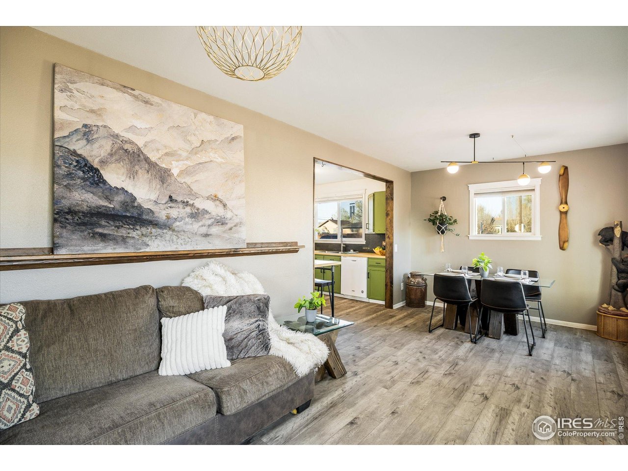 245 2nd St