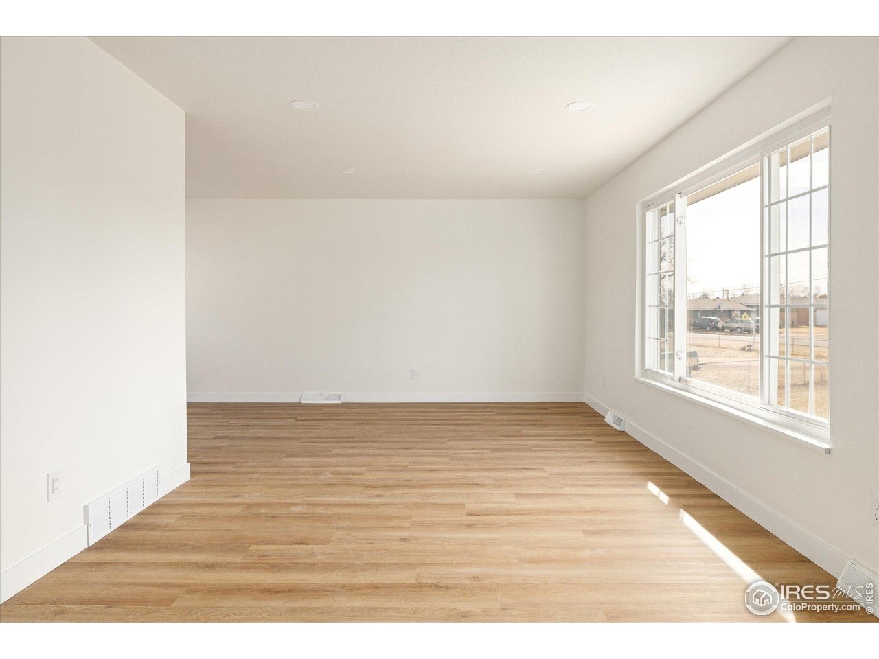 515 1st Ave