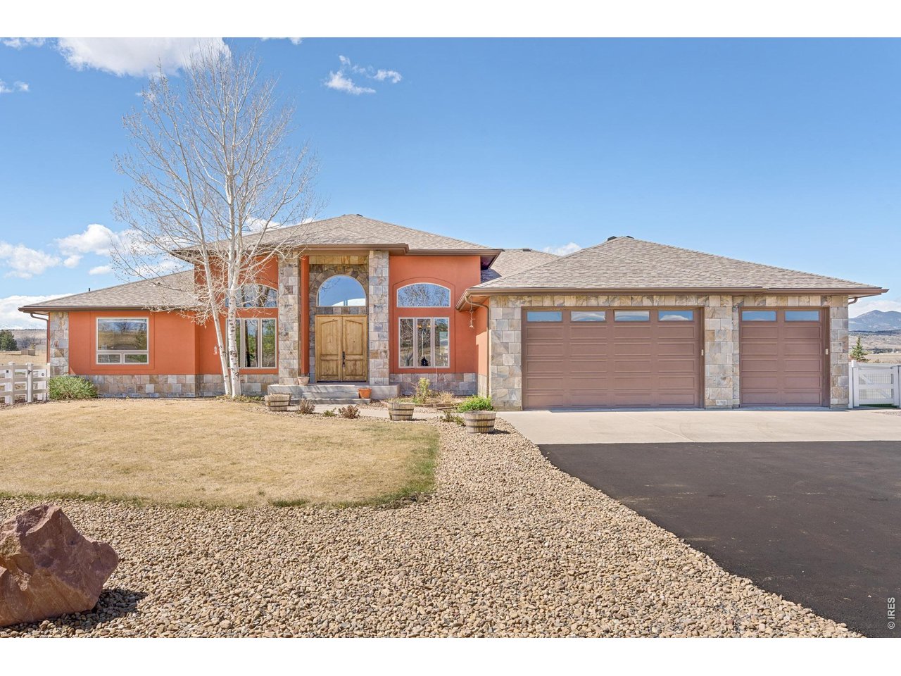 3032 Center Ridge Dr