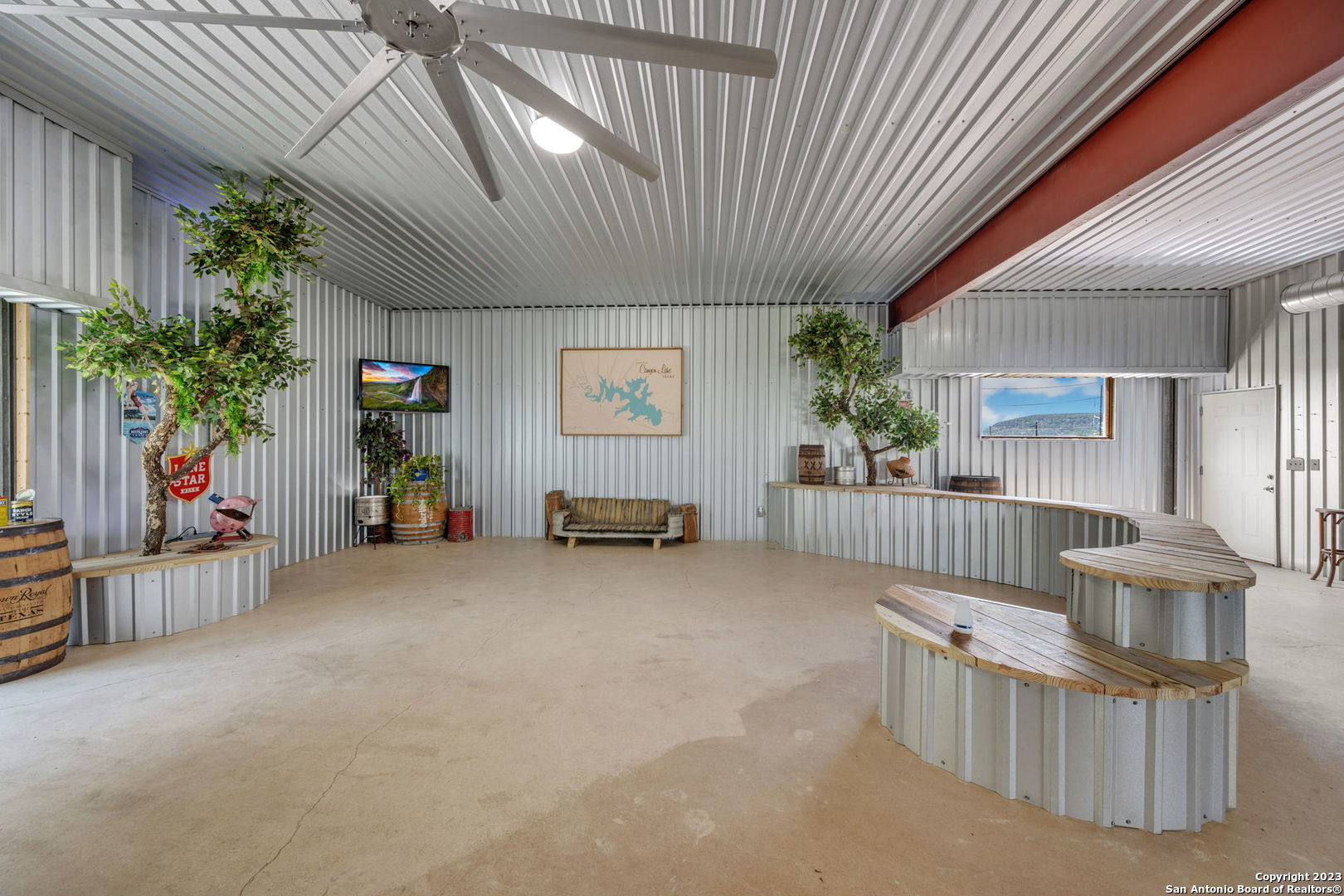 186 JULIUS DR