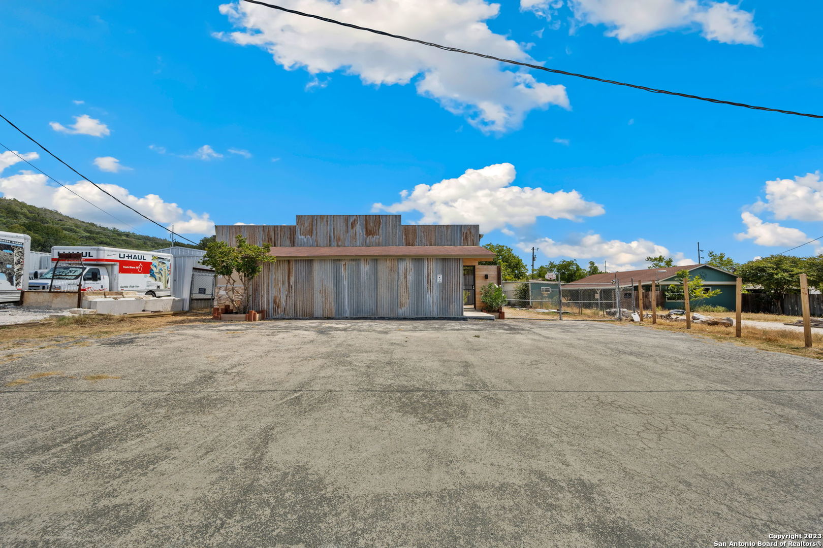 186 JULIUS DR