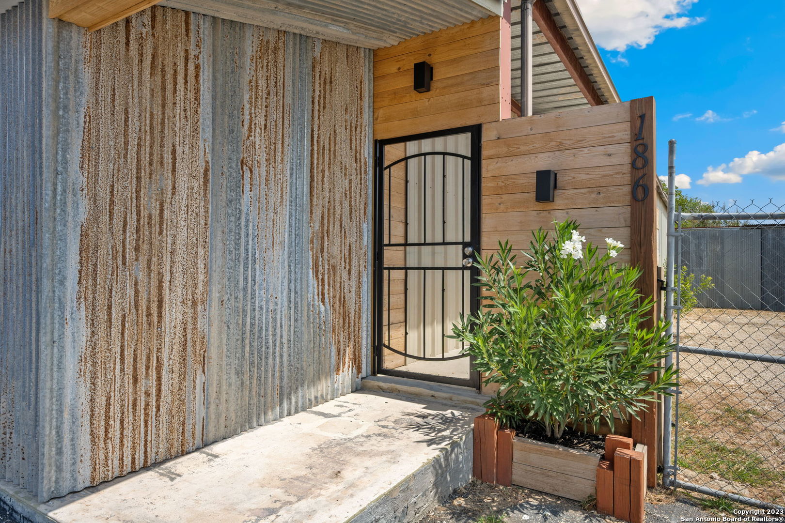 186 JULIUS DR