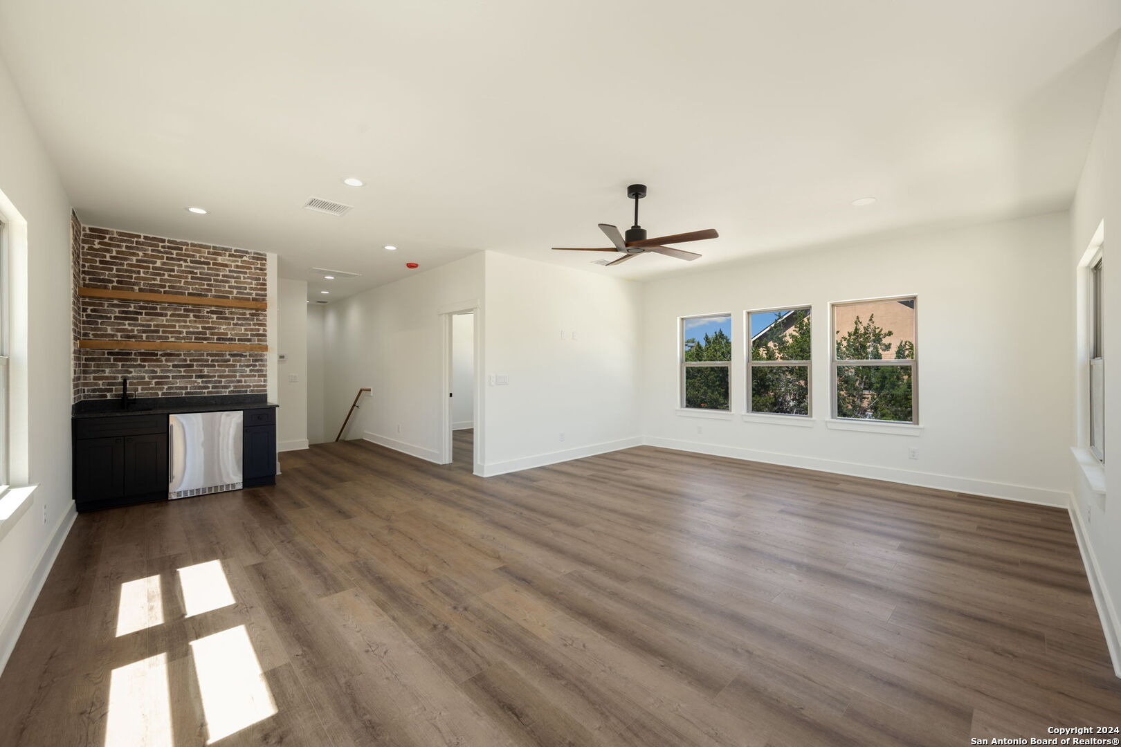 1030 BLUEWATER PL