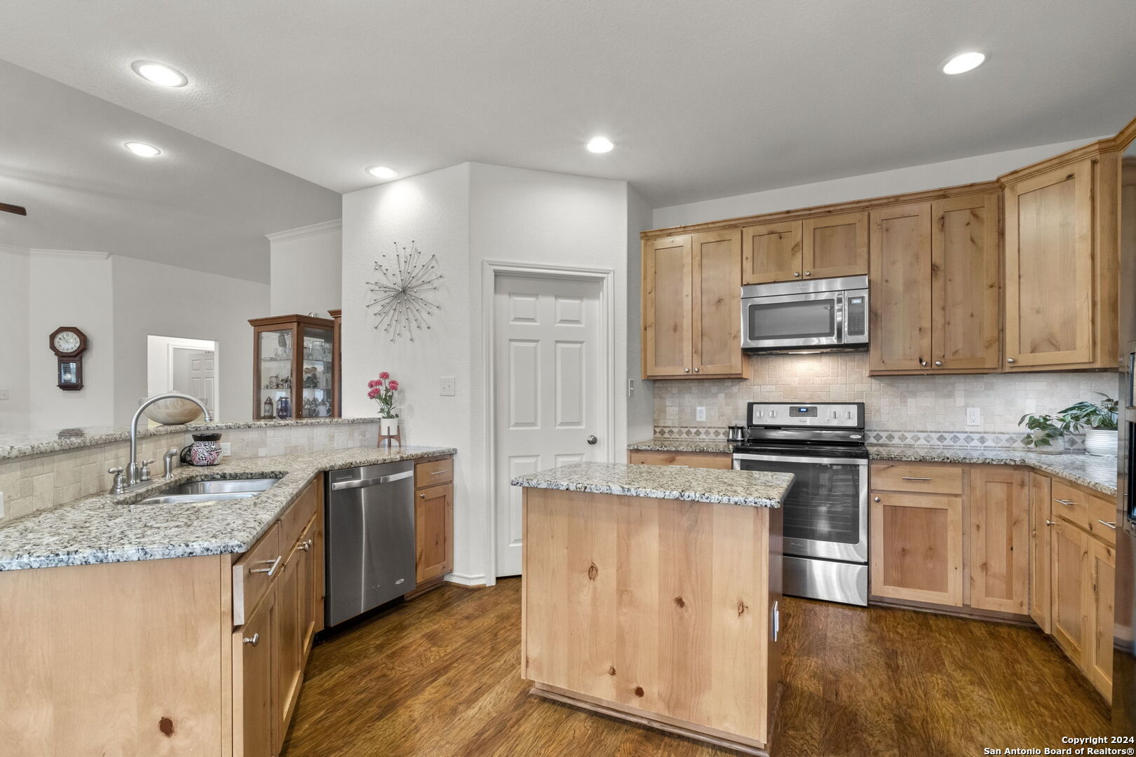 1311 Heritage Hill