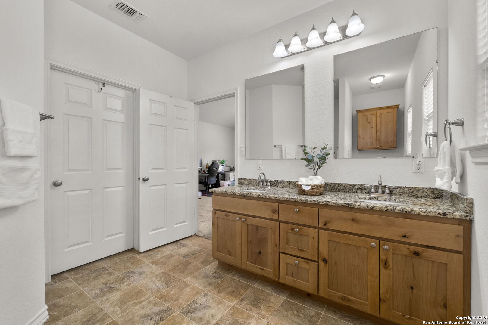 1311 Heritage Hill