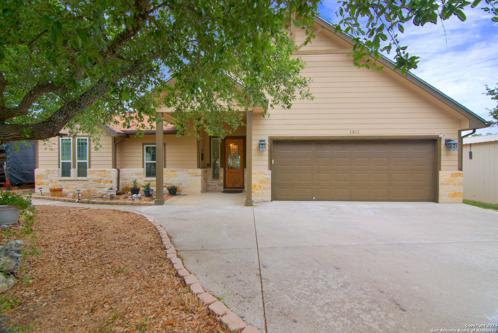 1311 Heritage Hill