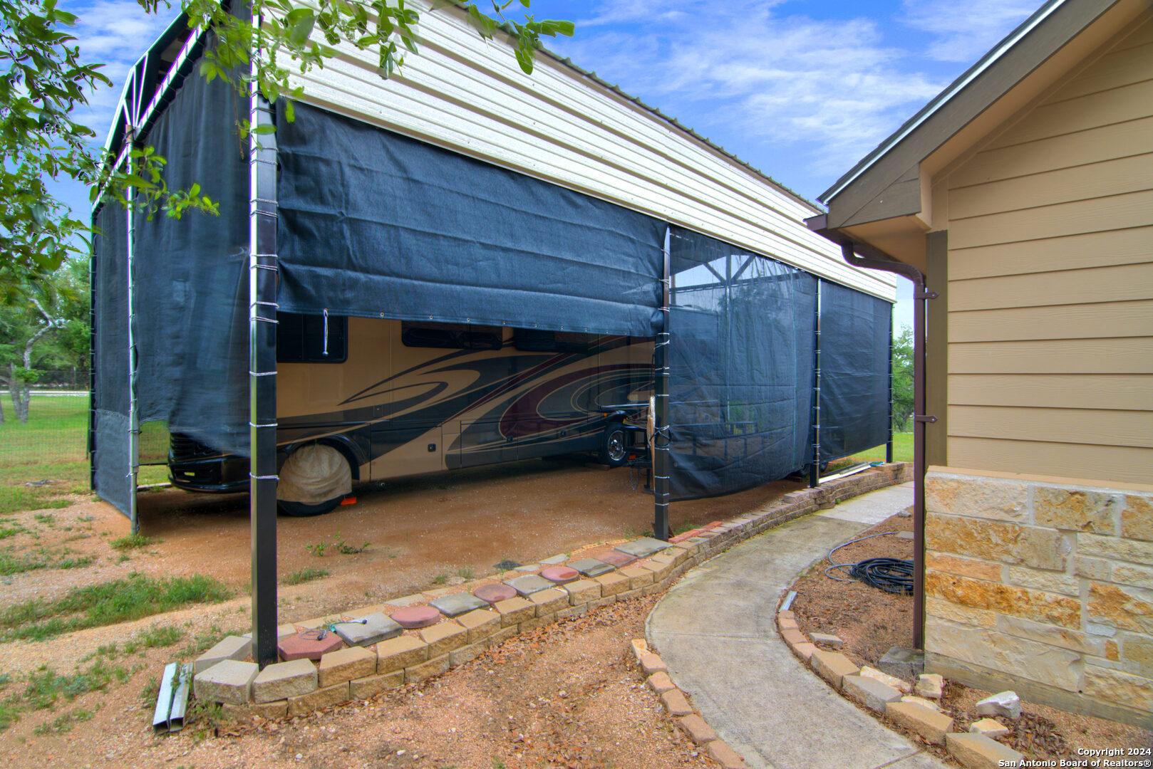 1311 Heritage Hill