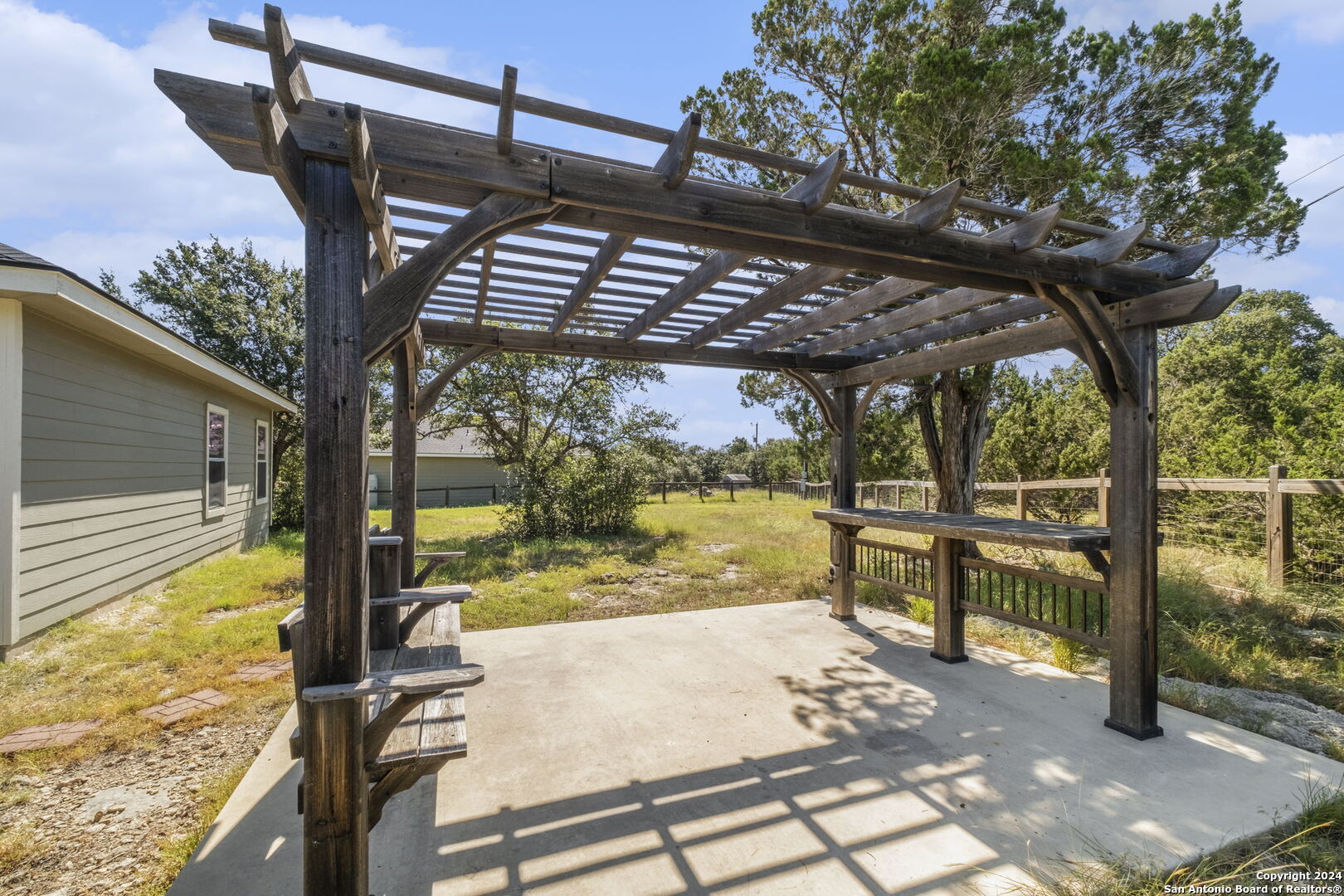 340 Ridge Wood Trail