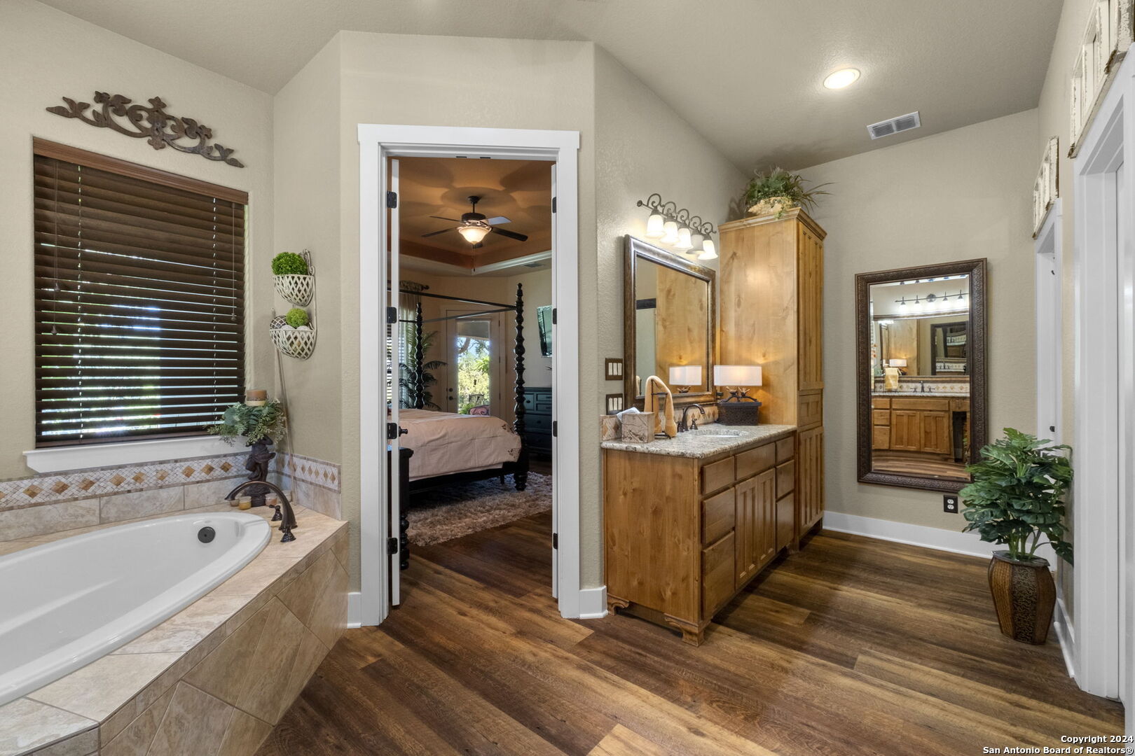 151 HILL MYNA LN