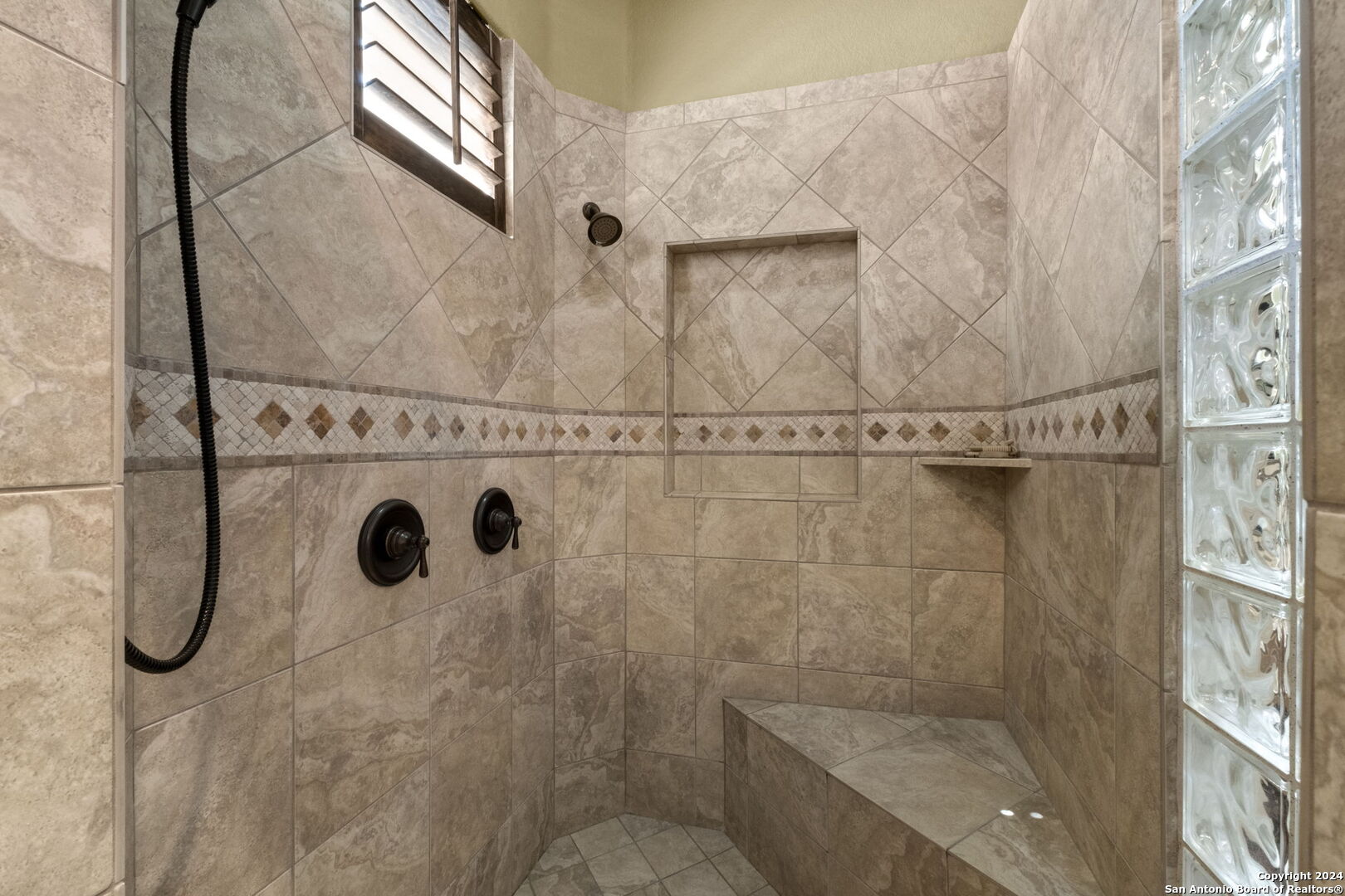 151 HILL MYNA LN