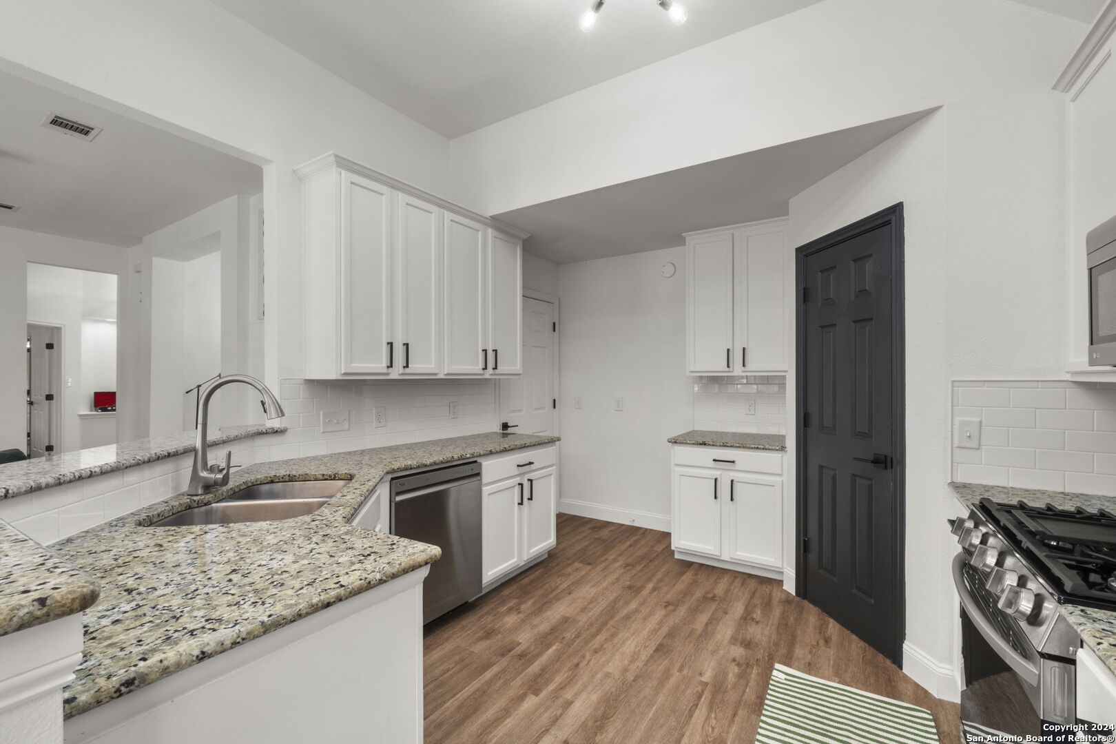 1605 Lancaster