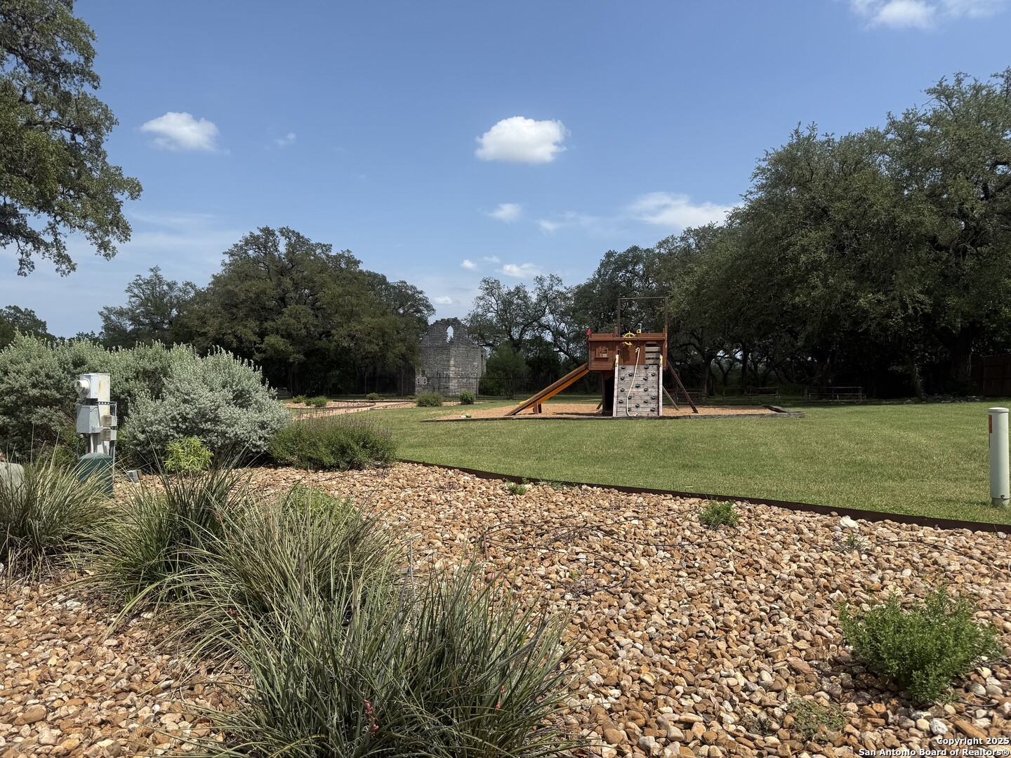 817 Walzem Mission