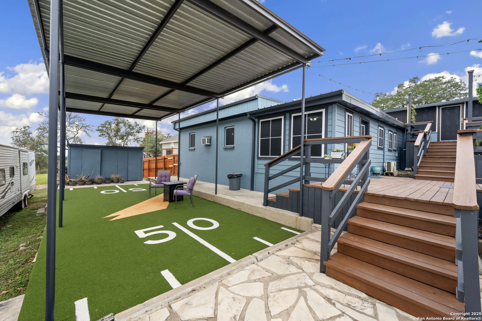 1575 Live Oak Drive