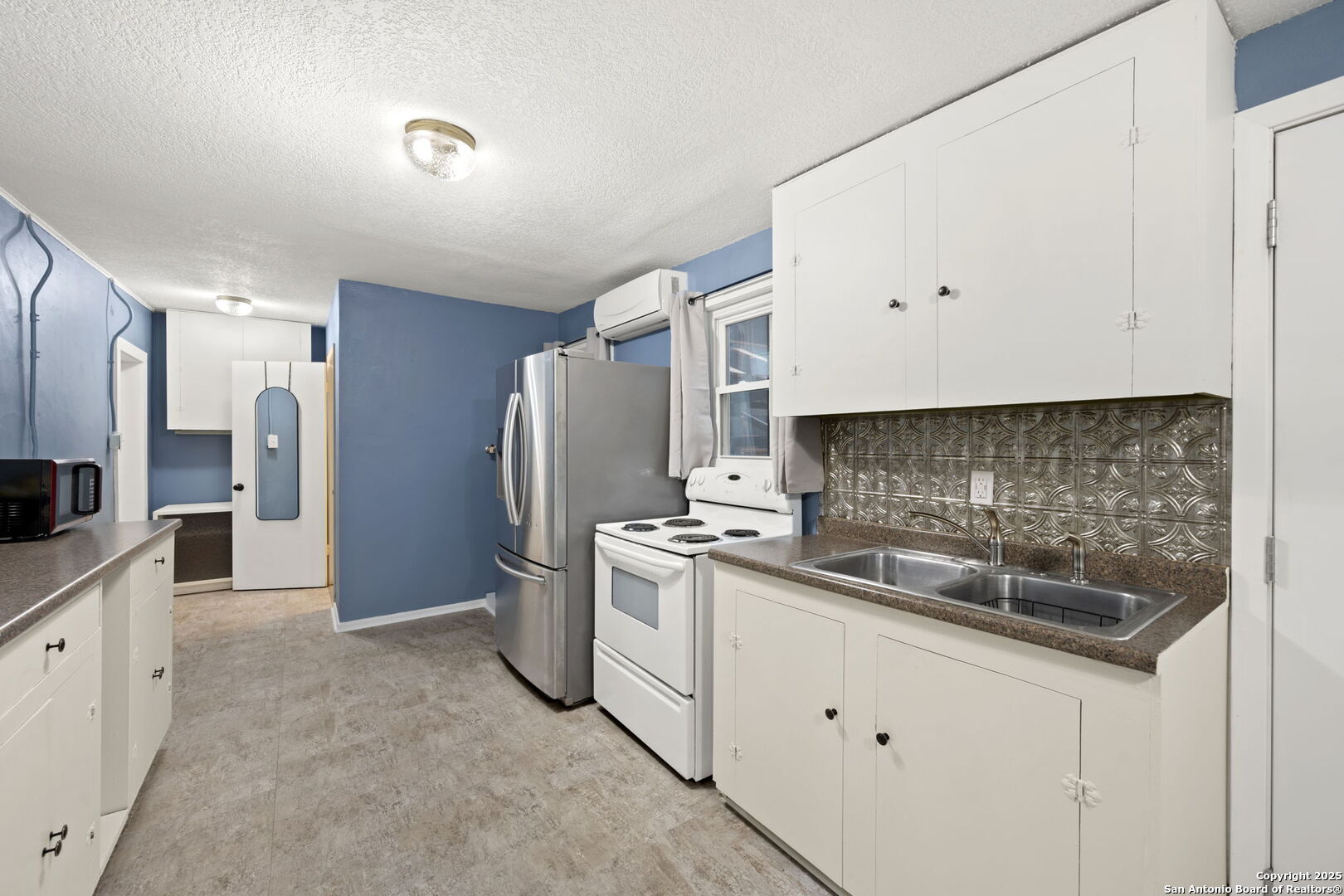 1575 Live Oak Drive