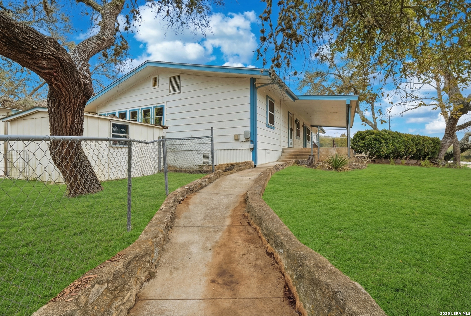 333 Tamarack