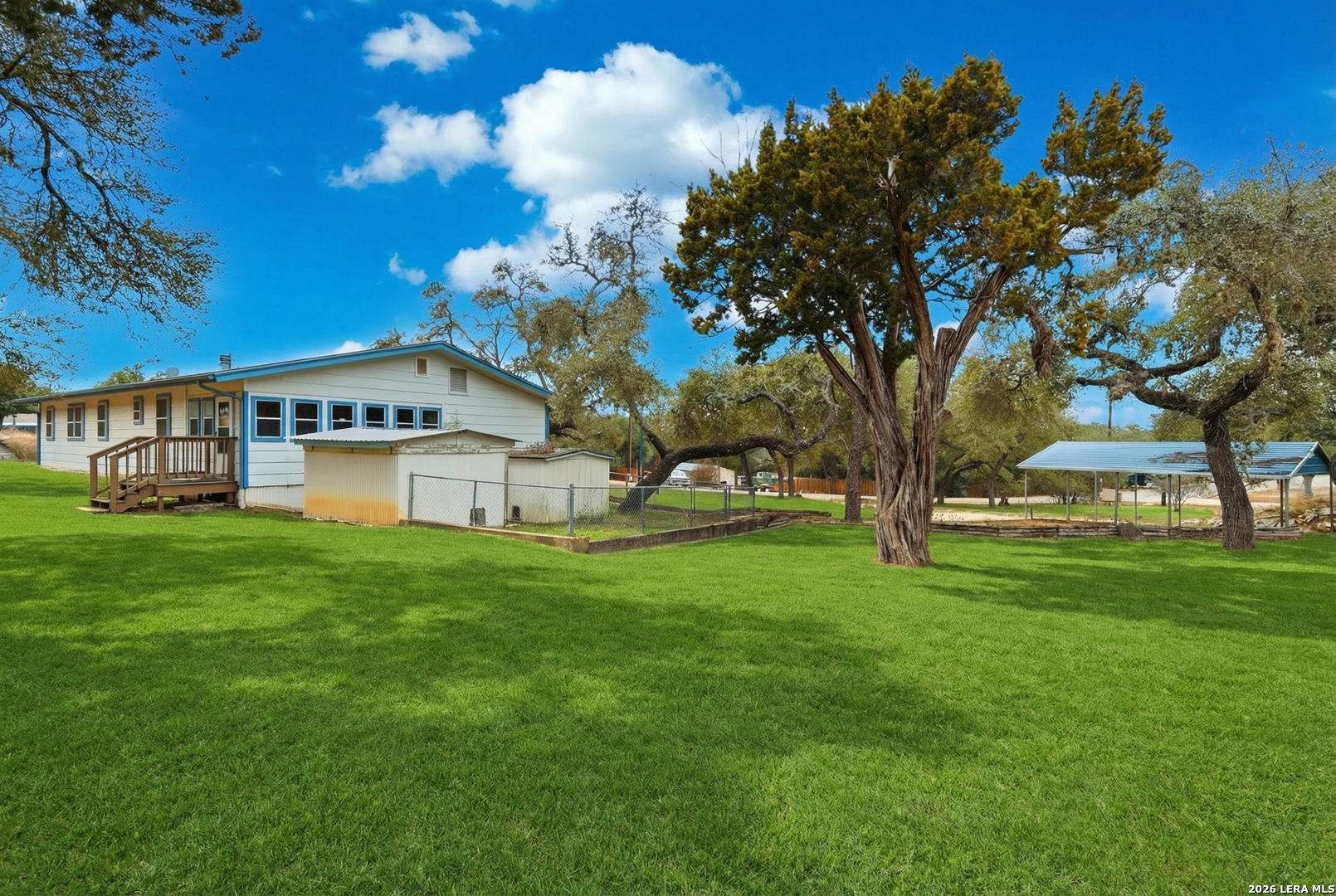 333 Tamarack