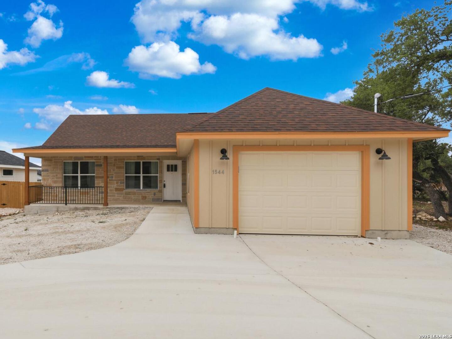 1544 Rimrock Cove