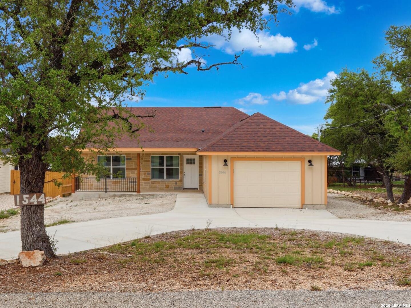 1544 Rimrock Cove
