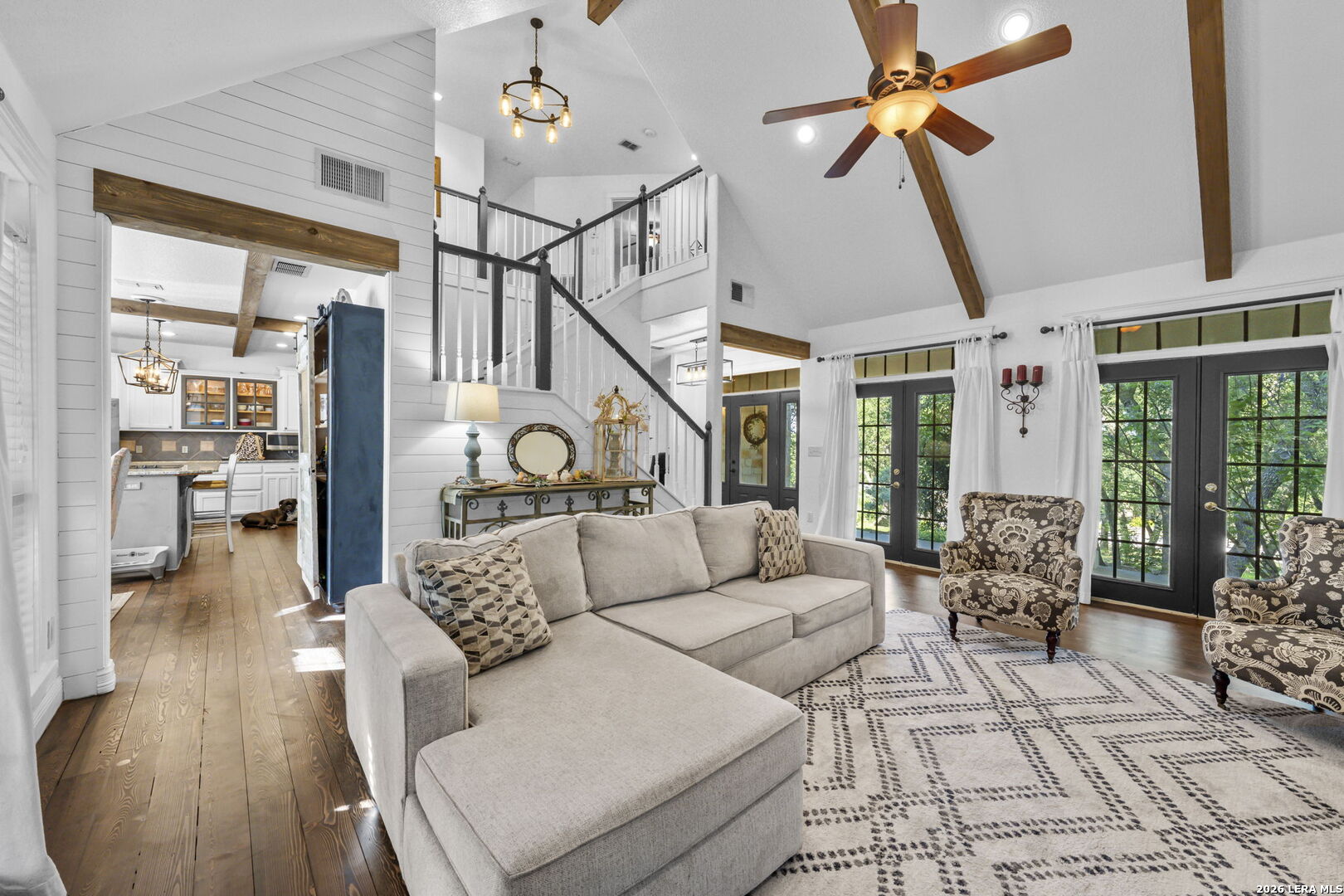 211 BENTWOOD DR