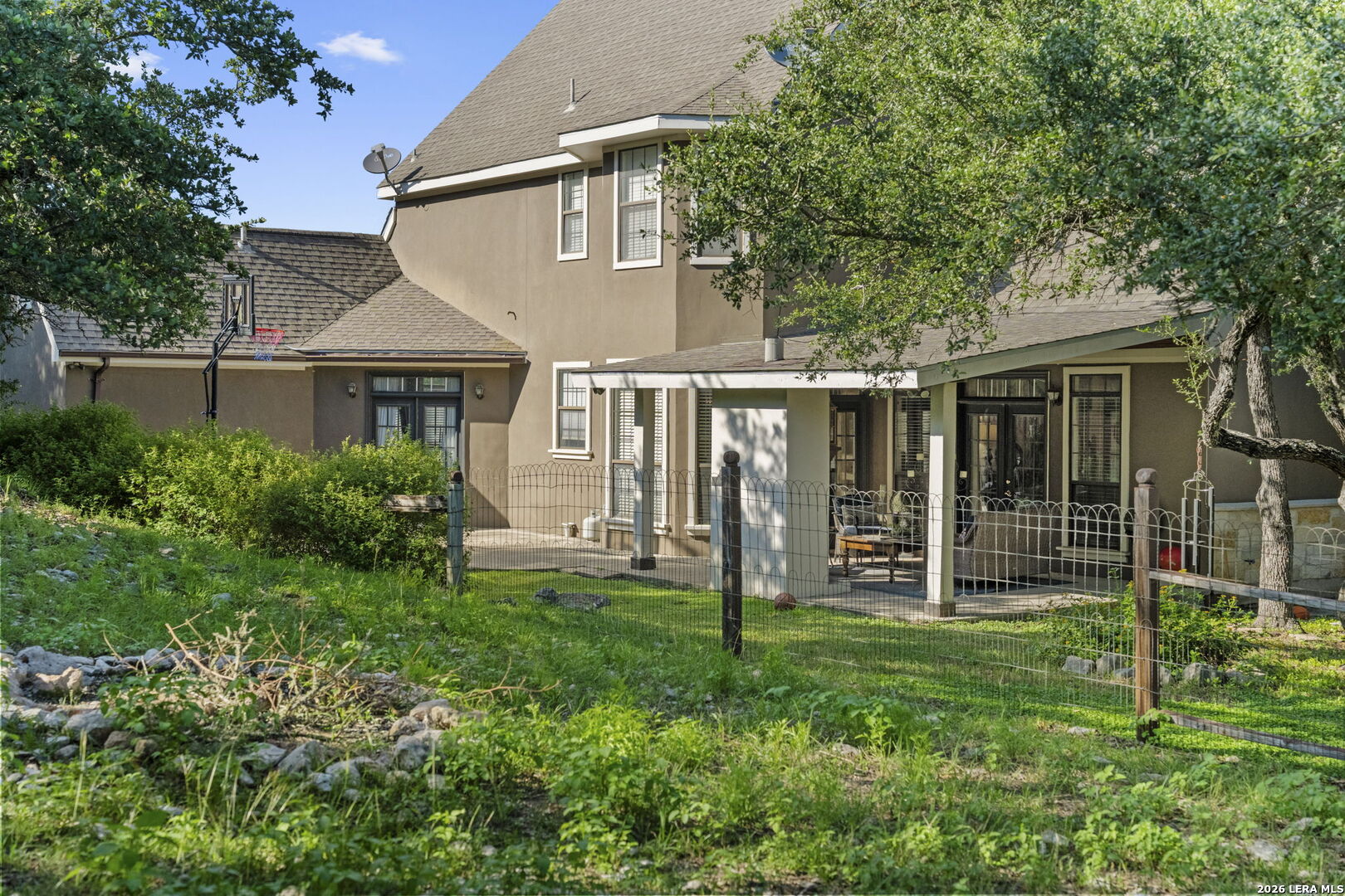 211 BENTWOOD DR
